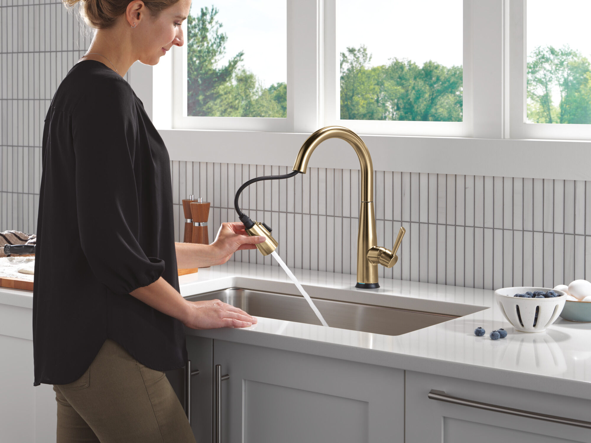 Touch2O® Technology Kitchen Faucet with Touchless Technology in