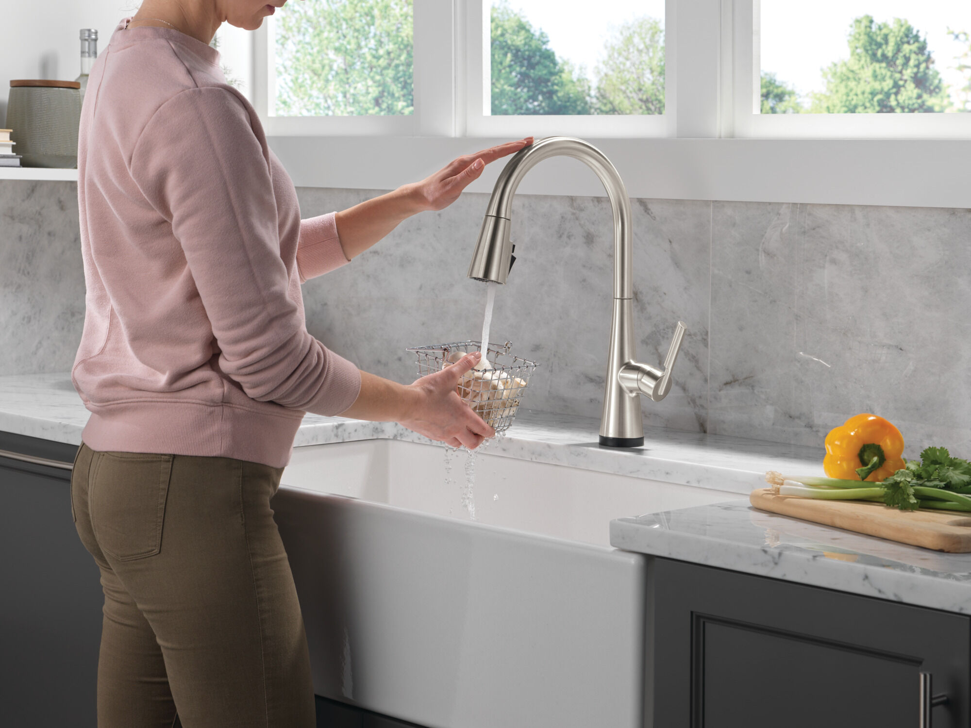 Single Handle Pull-Down Touch2O® Technology Kitchen Faucet with
