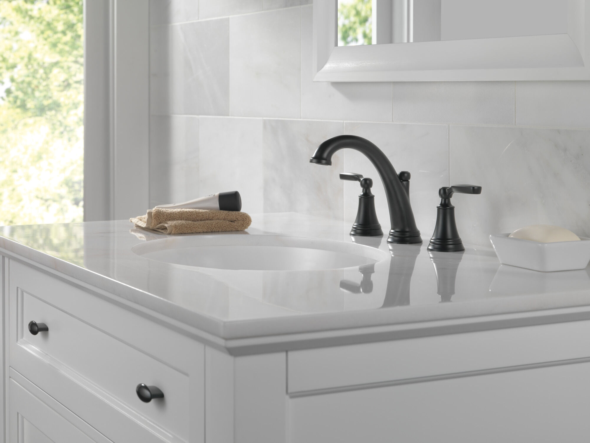 Two Handle Widespread Bathroom Faucet in Matte Black 3532LF-BLMPU