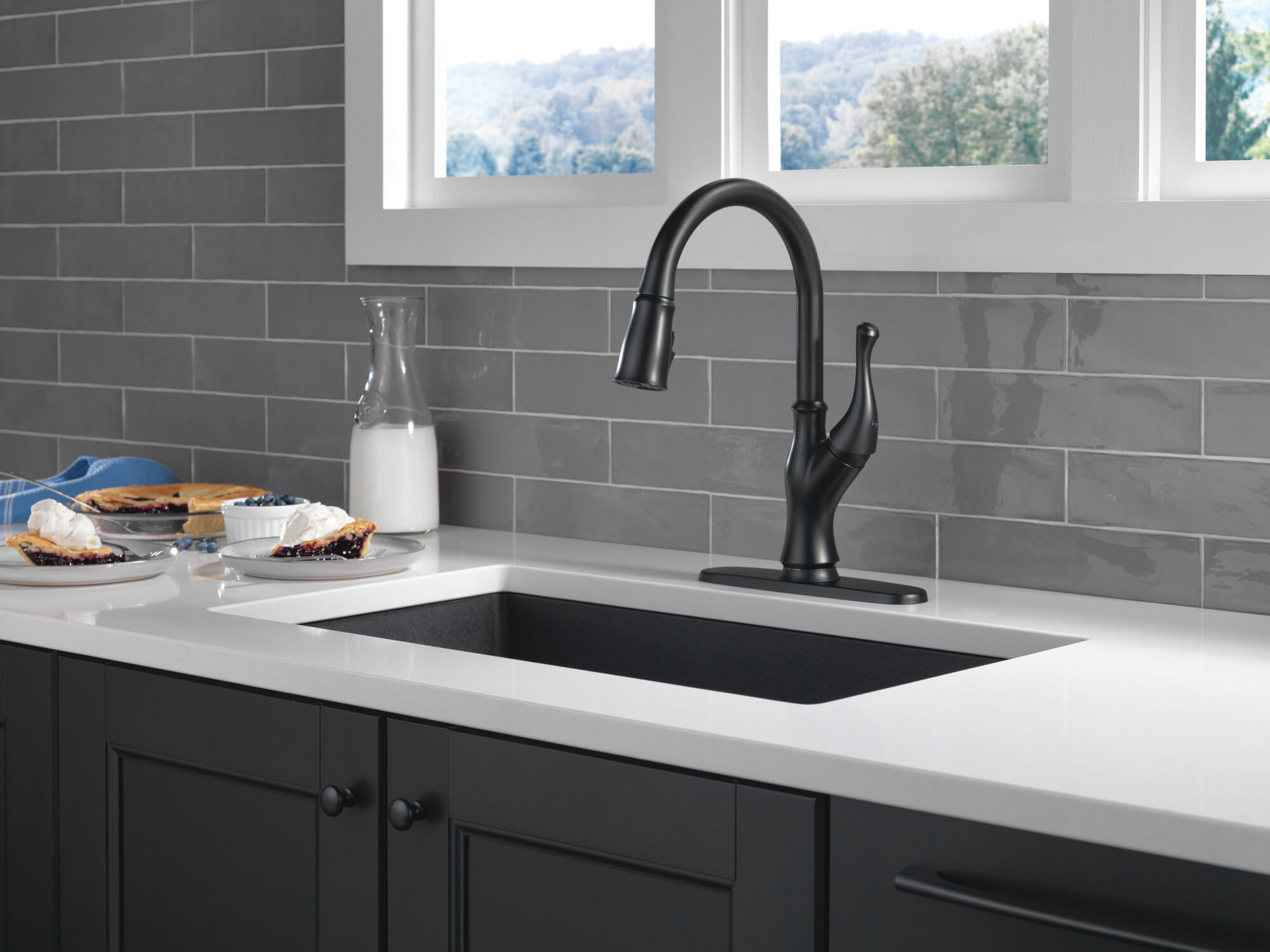 Single-Handle Pull-Down Kitchen Faucet with Touch2O® Technology