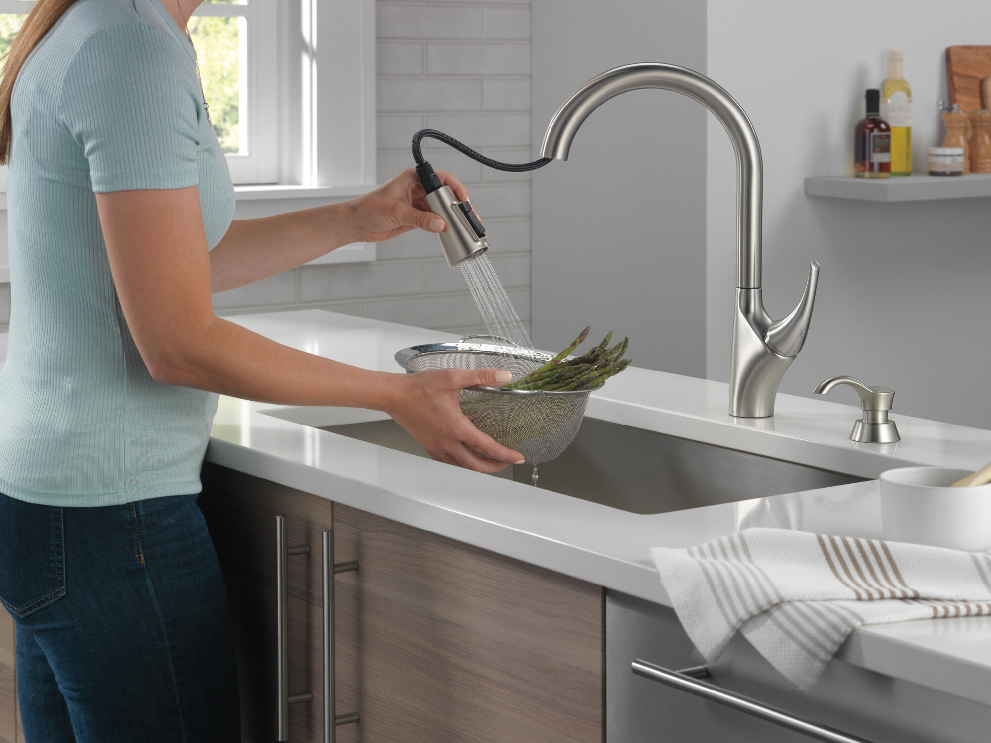 Pull-Down Kitchen Faucet w/Soap (Recertified) in Spotshield