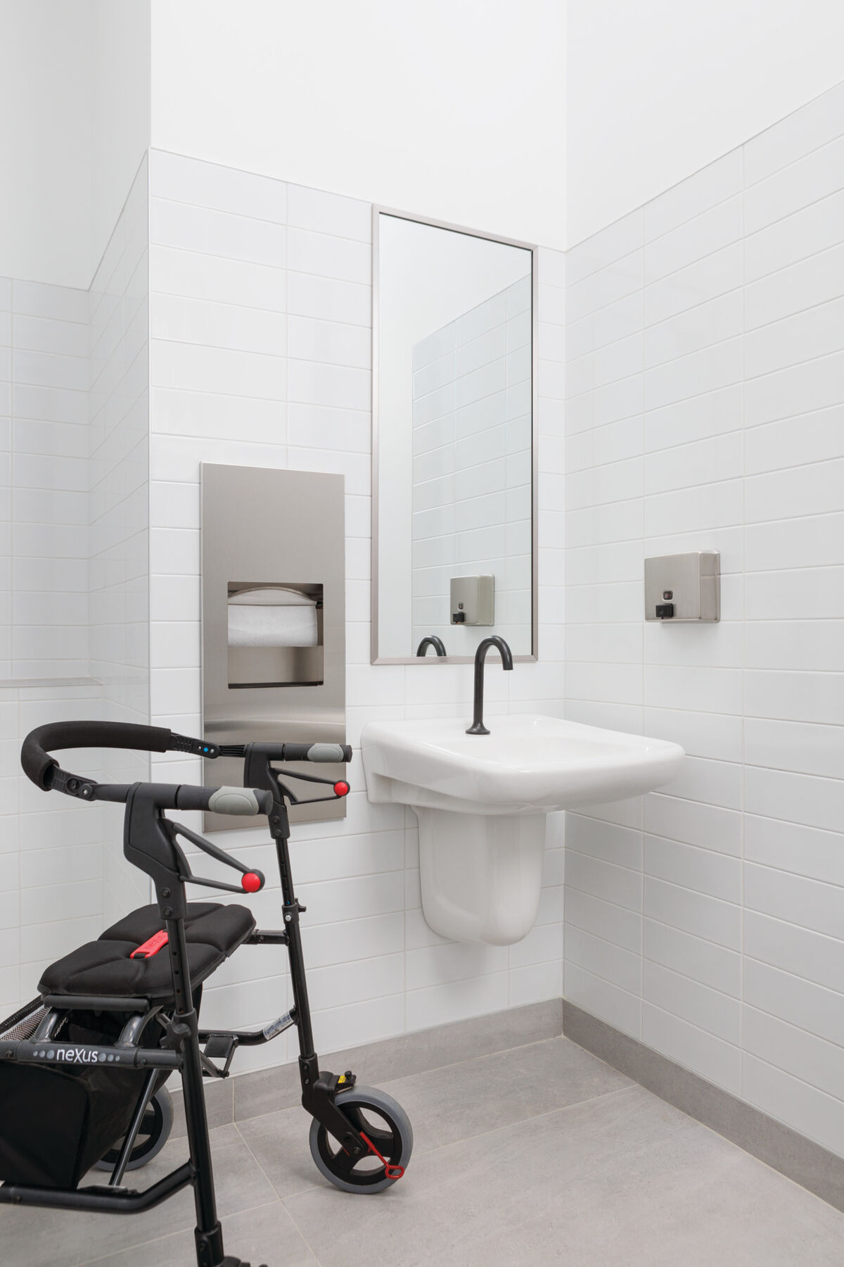 Electronic Lavatory Faucet with Proximity® Sensing Technology Battery