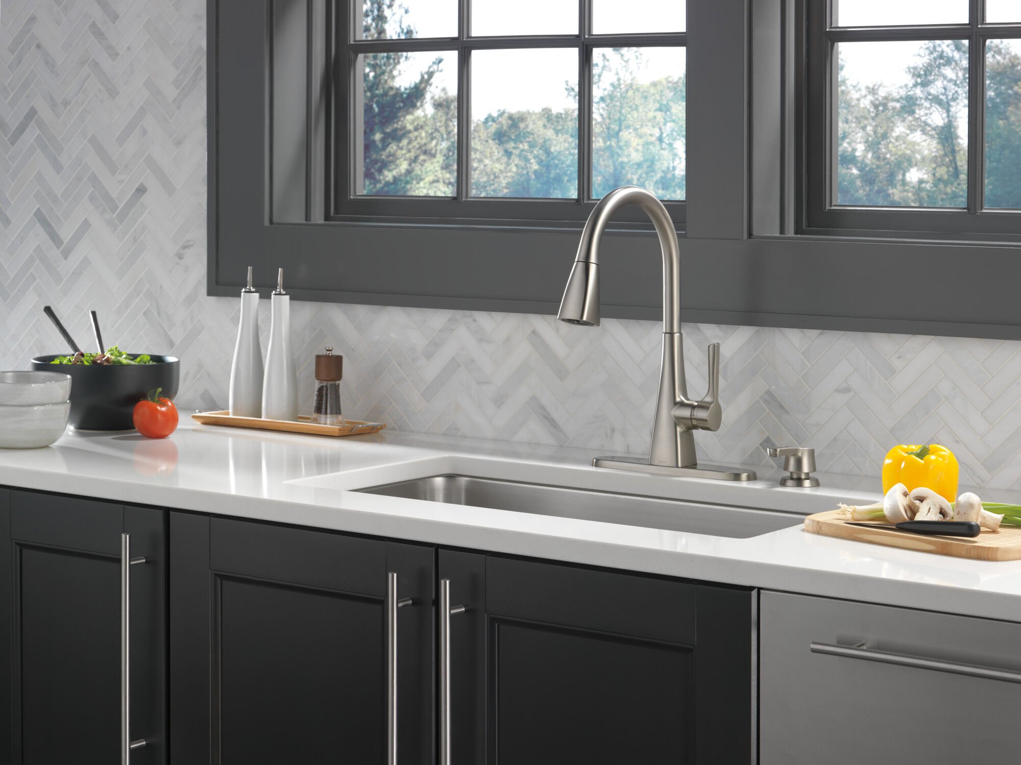 ティエンズセット Single Handle Pull-Down Kitchen Faucet with Soap Dispenser and