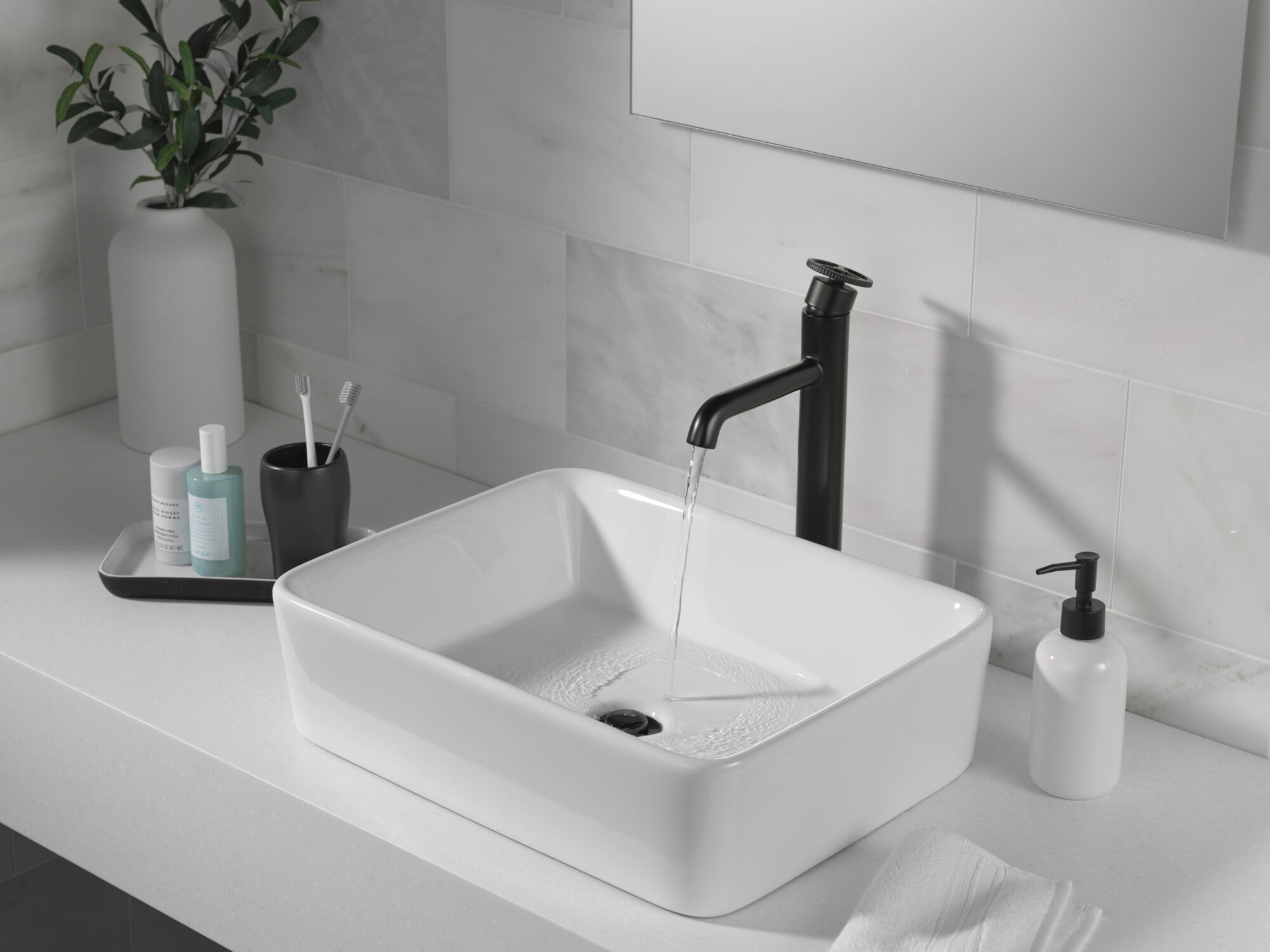 Single Handle Vessel Bathroom Faucet in Matte Black 758-BL-DST