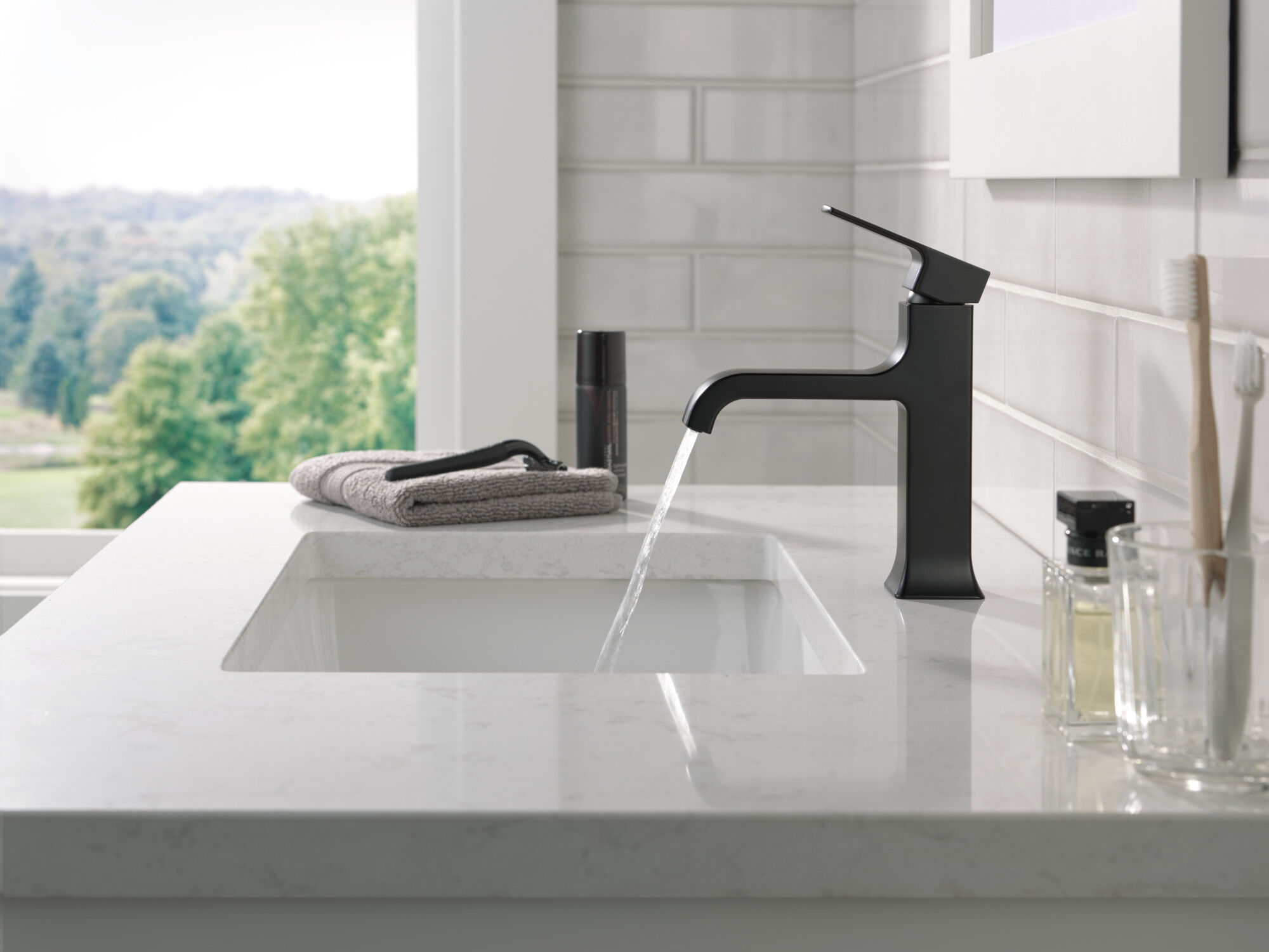 新品ディープスムース&ディープフィッター Single Handle Bathroom Faucet in Matte Black 539-BLMPU-DST | Delta