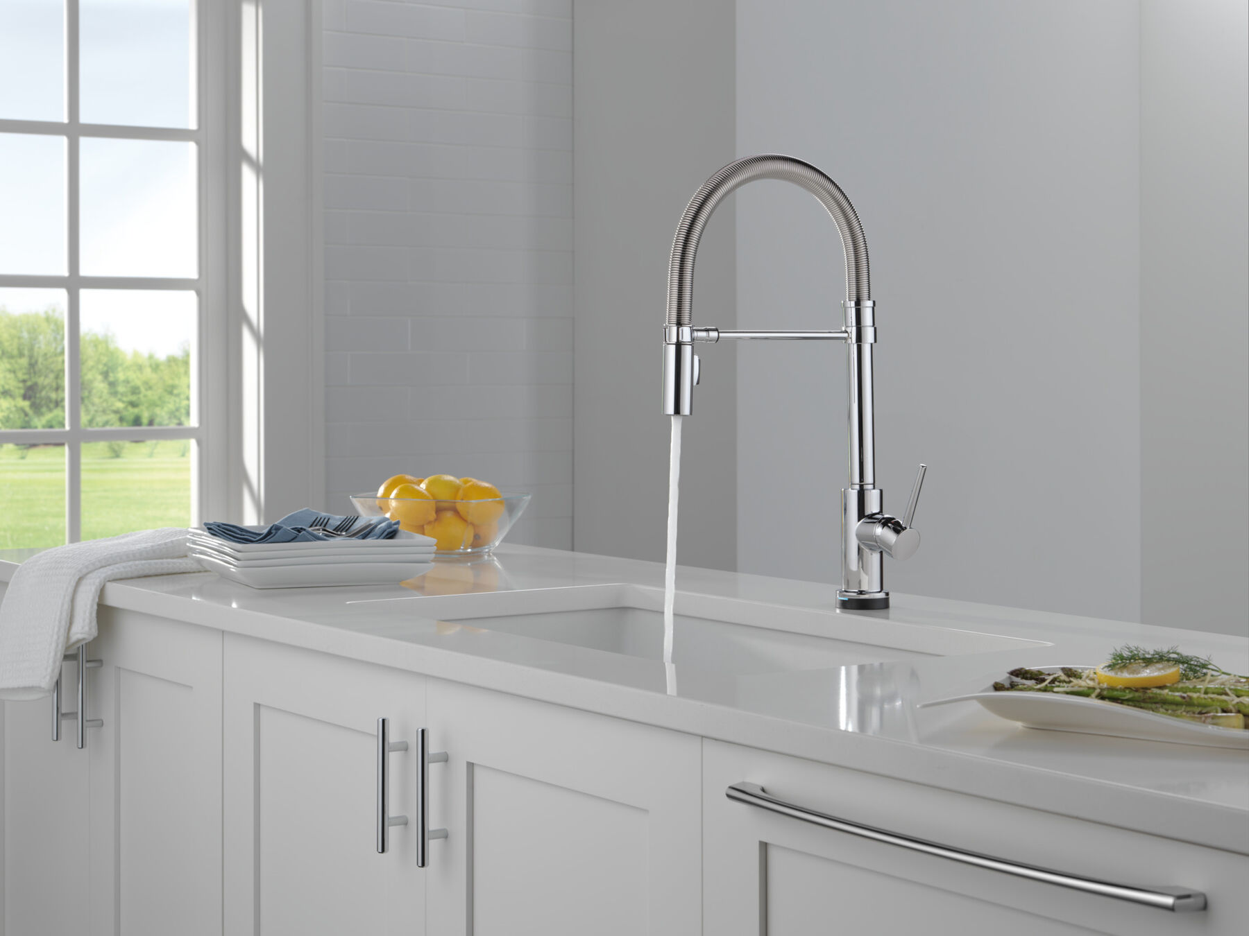 Touch<sub>2</sub>O® Technology Kitchen Faucet with Touchless Technology, image 14