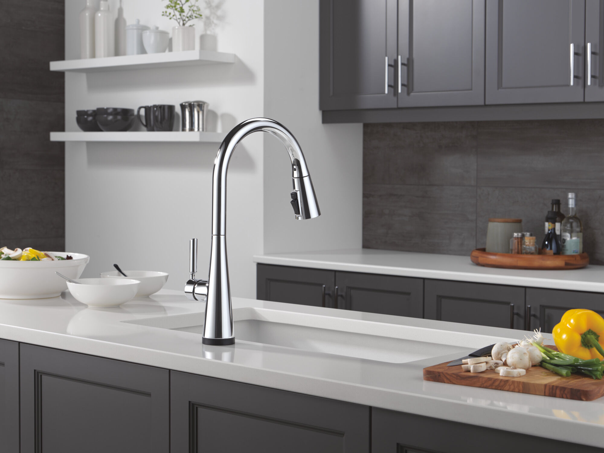 Single Handle Kitchen Pull-Down Faucet with Touch2O Technology in