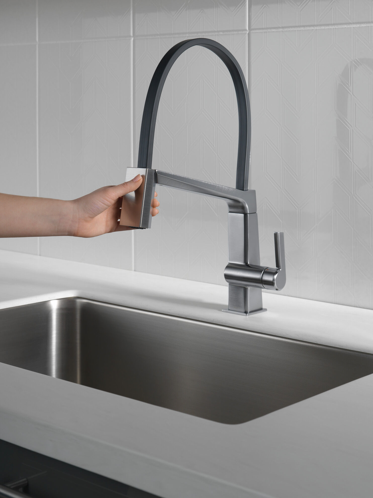 Single Handle Exposed Hose Kitchen Faucet in Arctic Stainless 9693