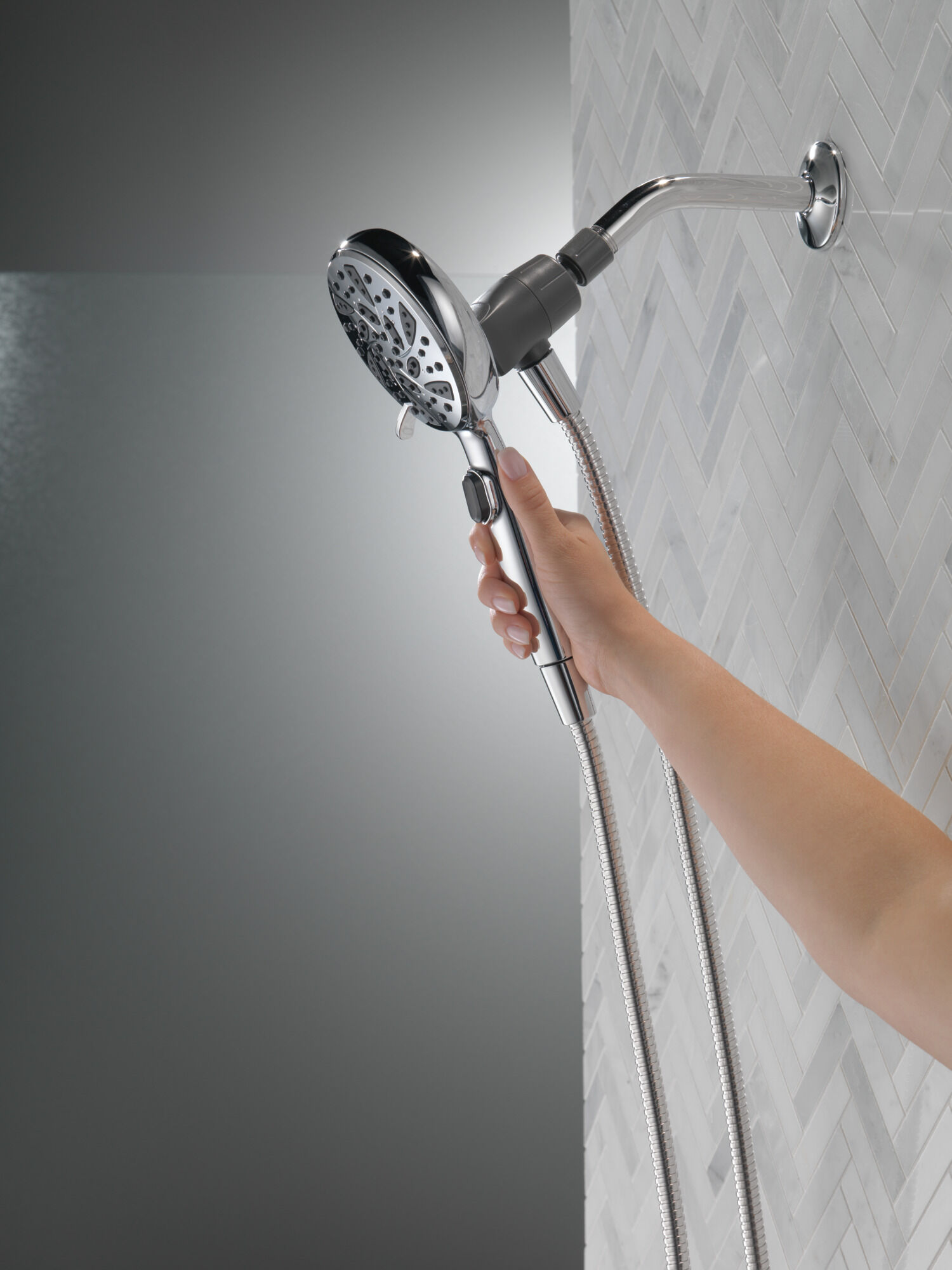 6-Setting SureDock® Magnetic Hand Shower in Chrome 75606 | Delta