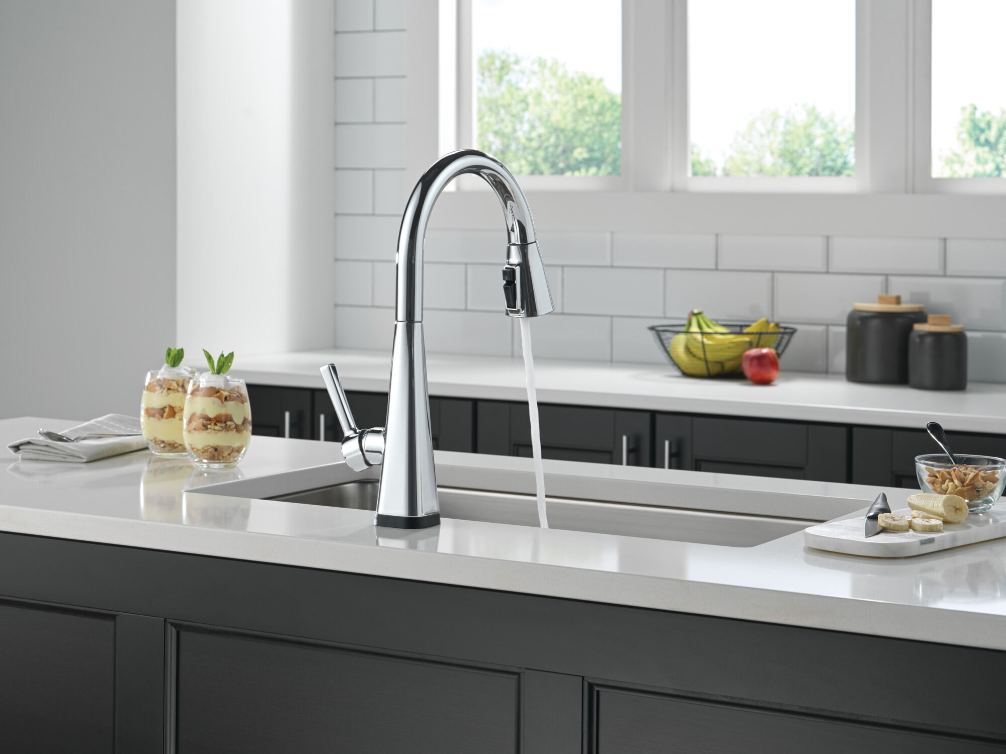 Single-Handle Pull-Down Kitchen Faucet with Touch2O® Technology in