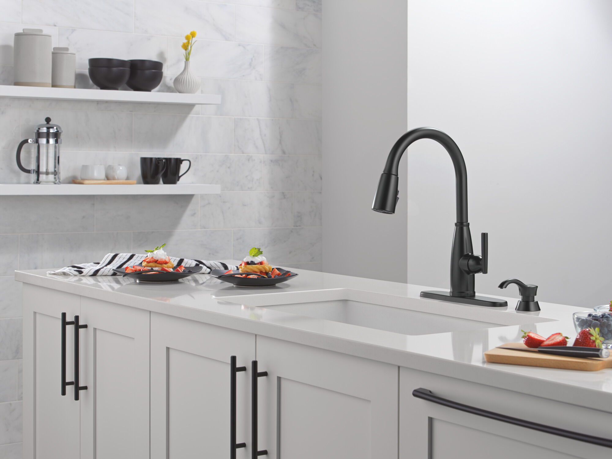 トルソー Single Handle Pull-Down Kitchen Faucet with Soap Dispenser and
