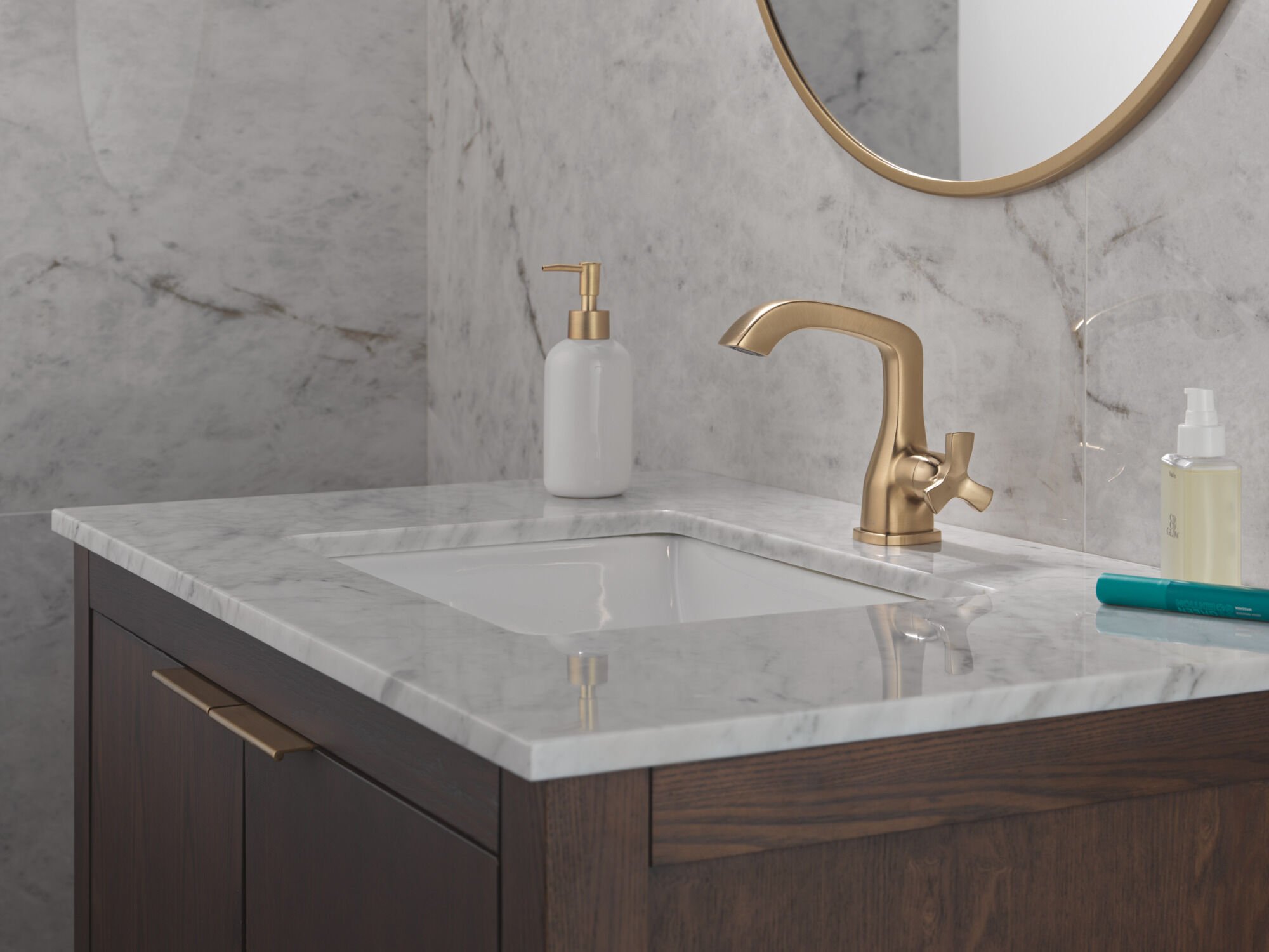 Single Handle Bathroom Faucet in Lumicoat® Champagne Bronze 5766