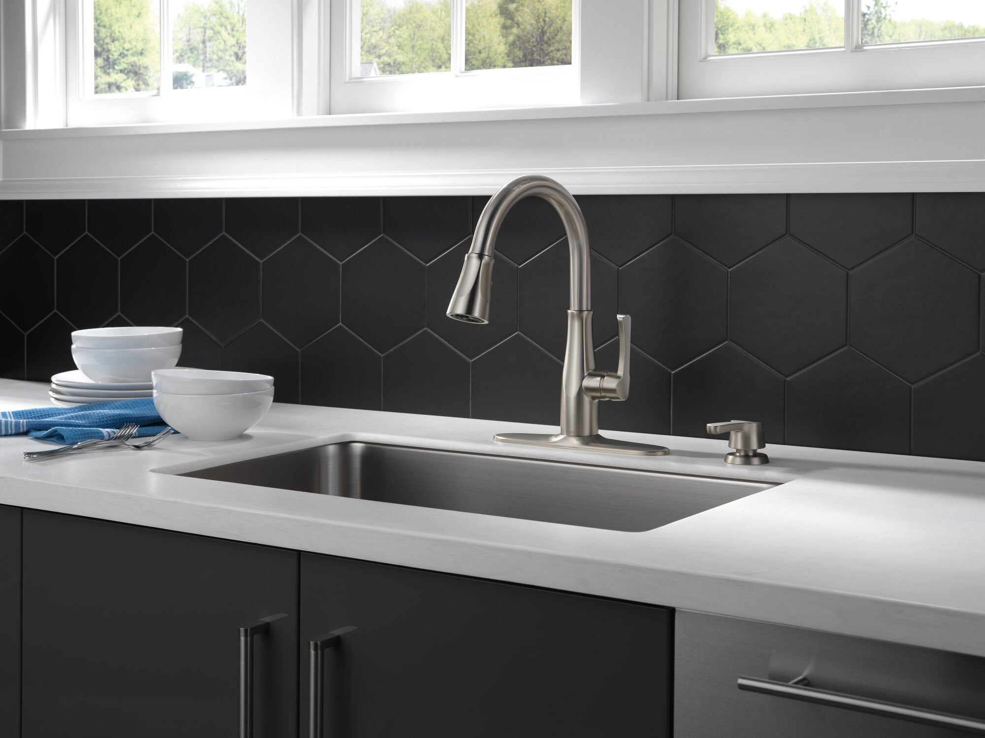 Single Handle Pull-Down Kitchen with Soap Dispenser and