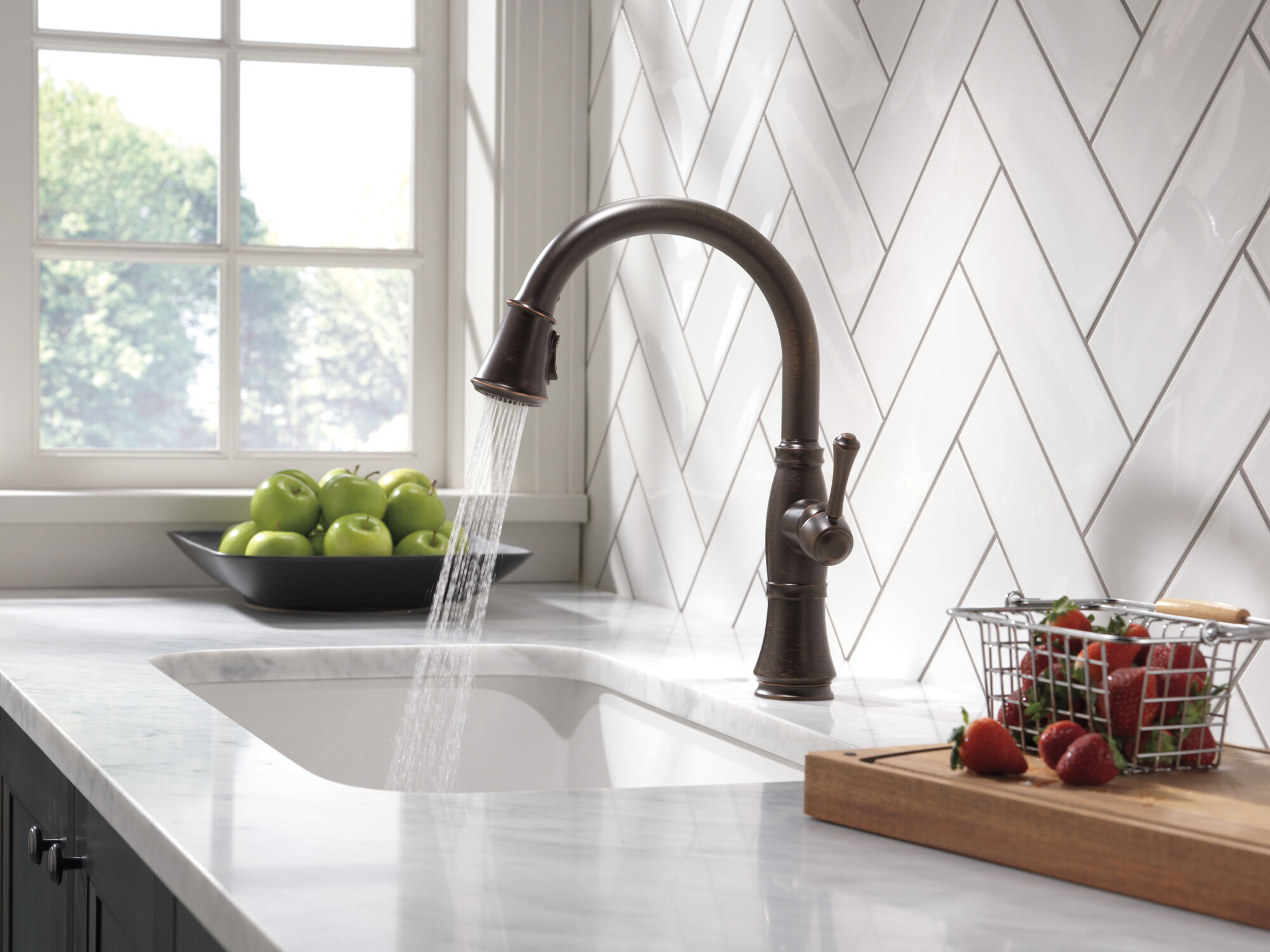 Single Handle Pull-Down Kitchen Faucet with ShieldSpray