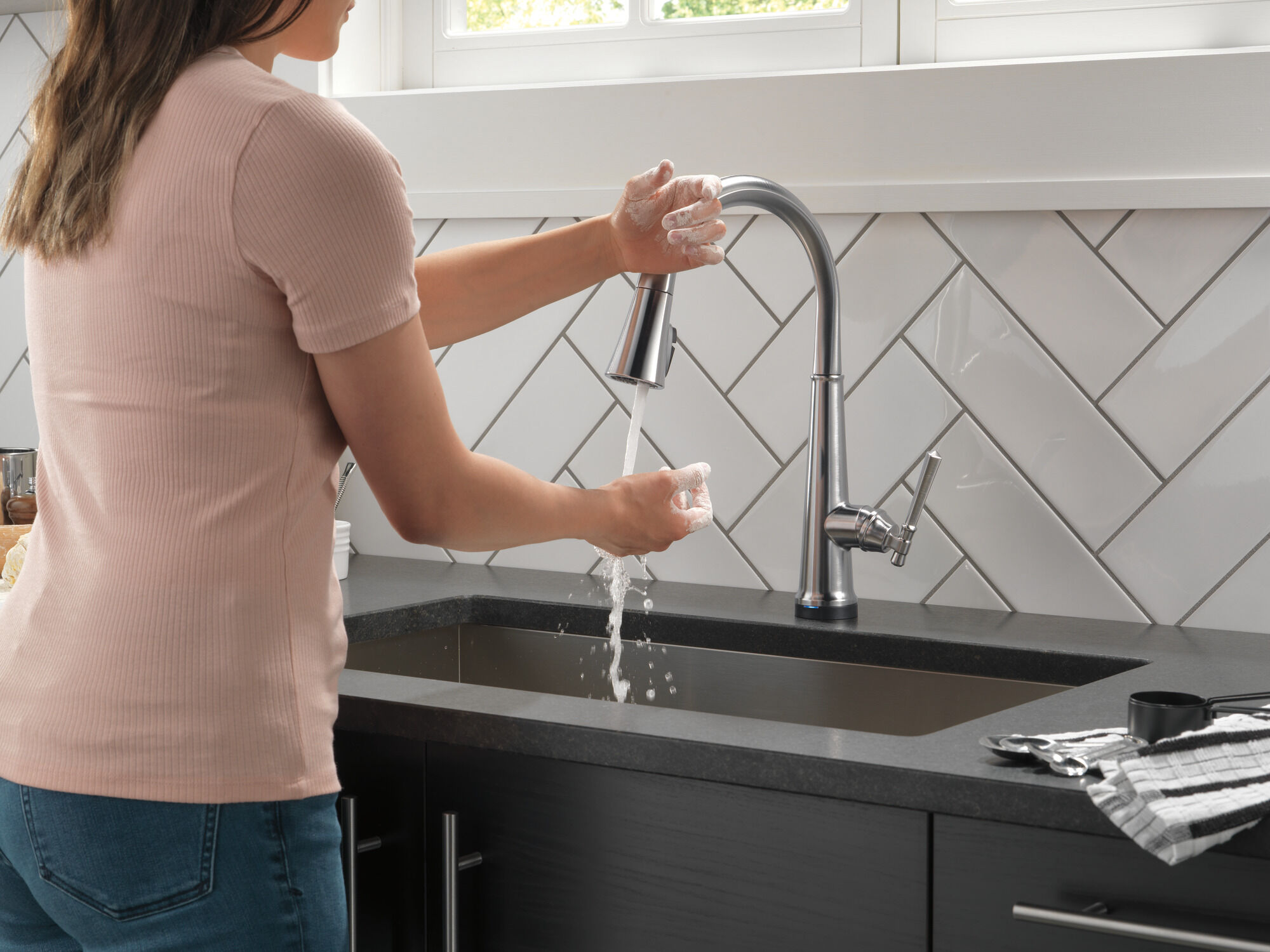 Single Handle Pull-Down Kitchen Faucet with Touch2O® Technology in