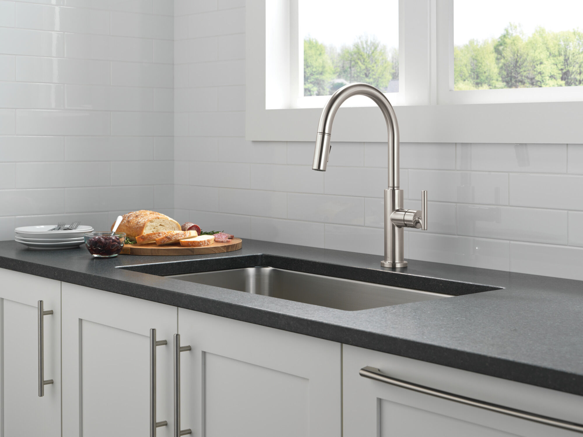 Single Handle Pull-Down Kitchen Faucet in Stainless 19731LF-SS