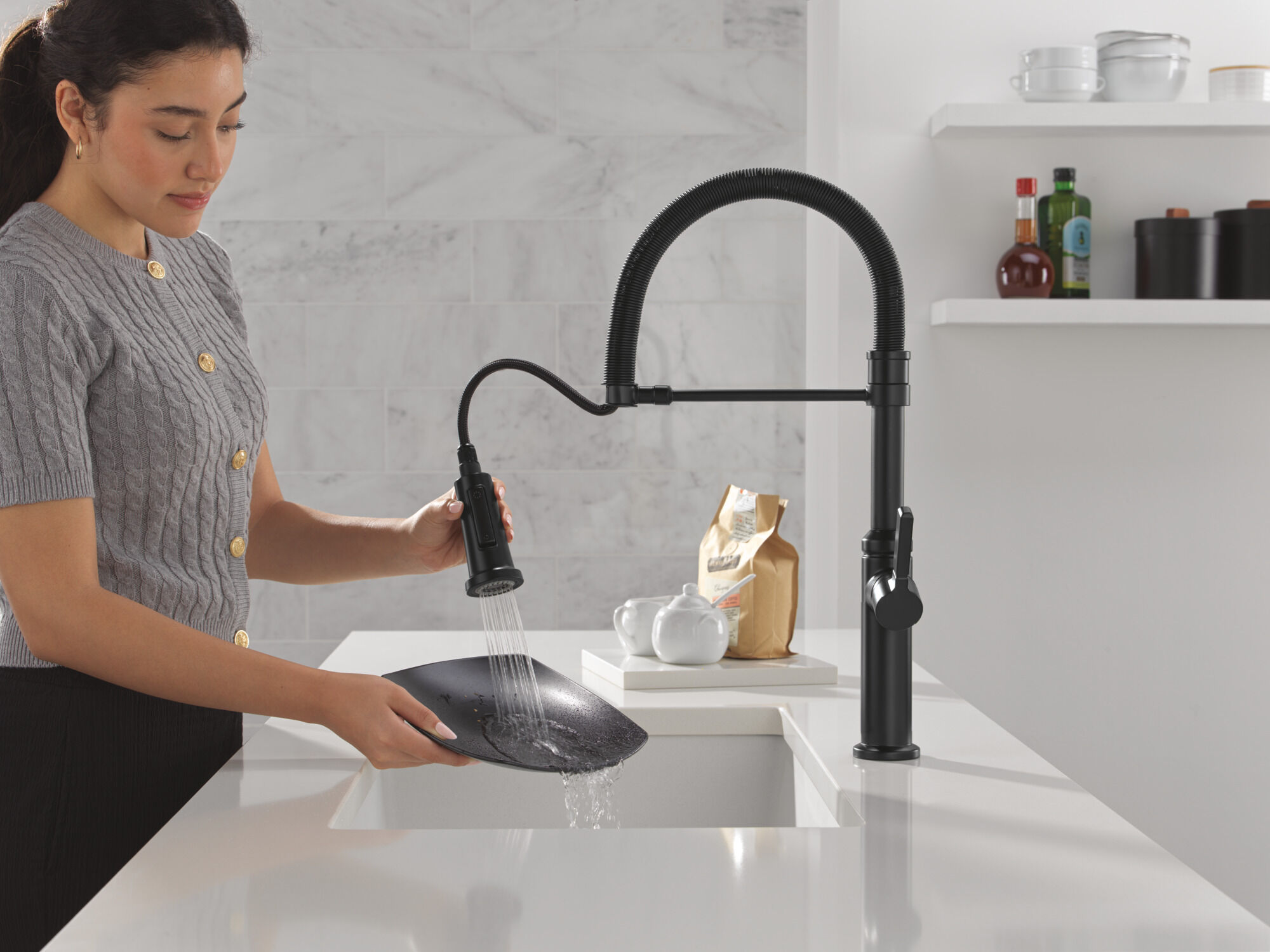Single Handle Pull-Down Spring Kitchen Faucet in Matte Black 18829