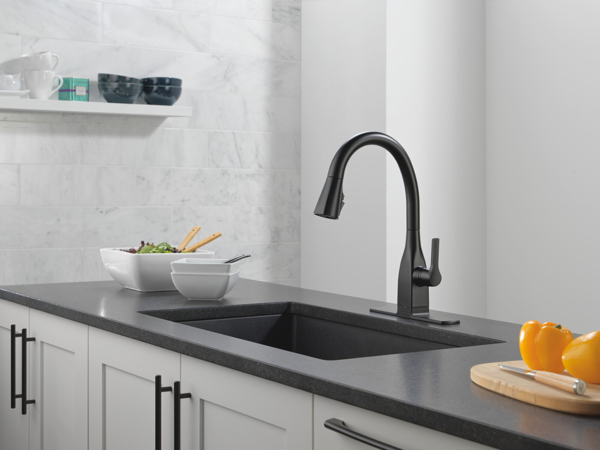 Single Handle Pull-Down Kitchen Faucet With Touch2O® Technology