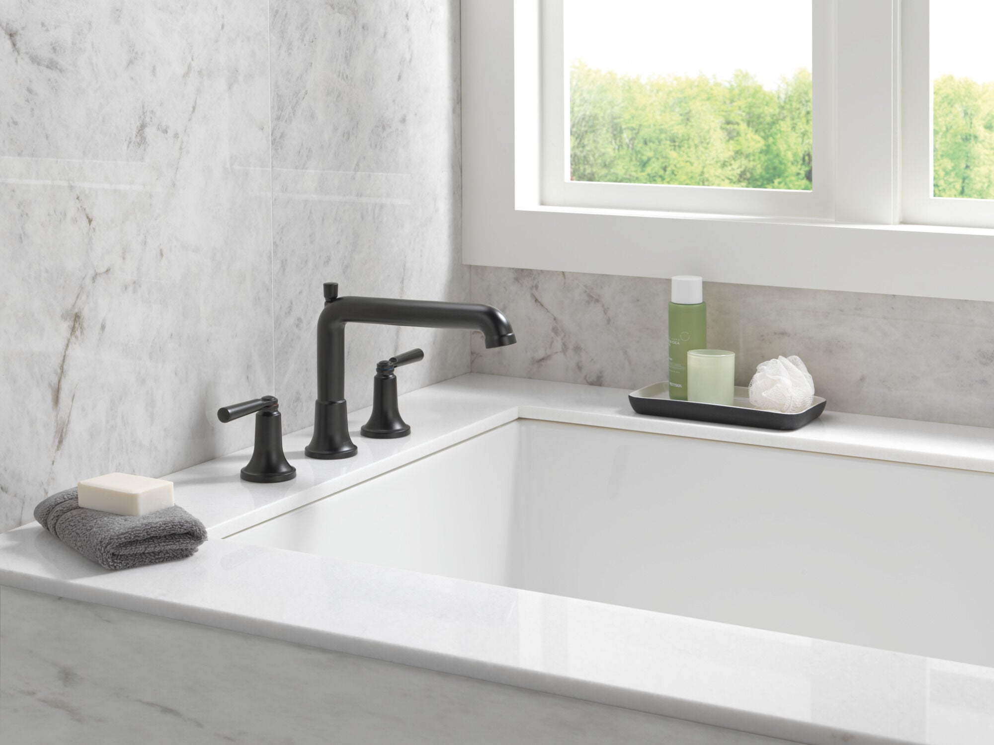 Roman Tub Trim in Matte Black T2736-BL | Delta Faucet