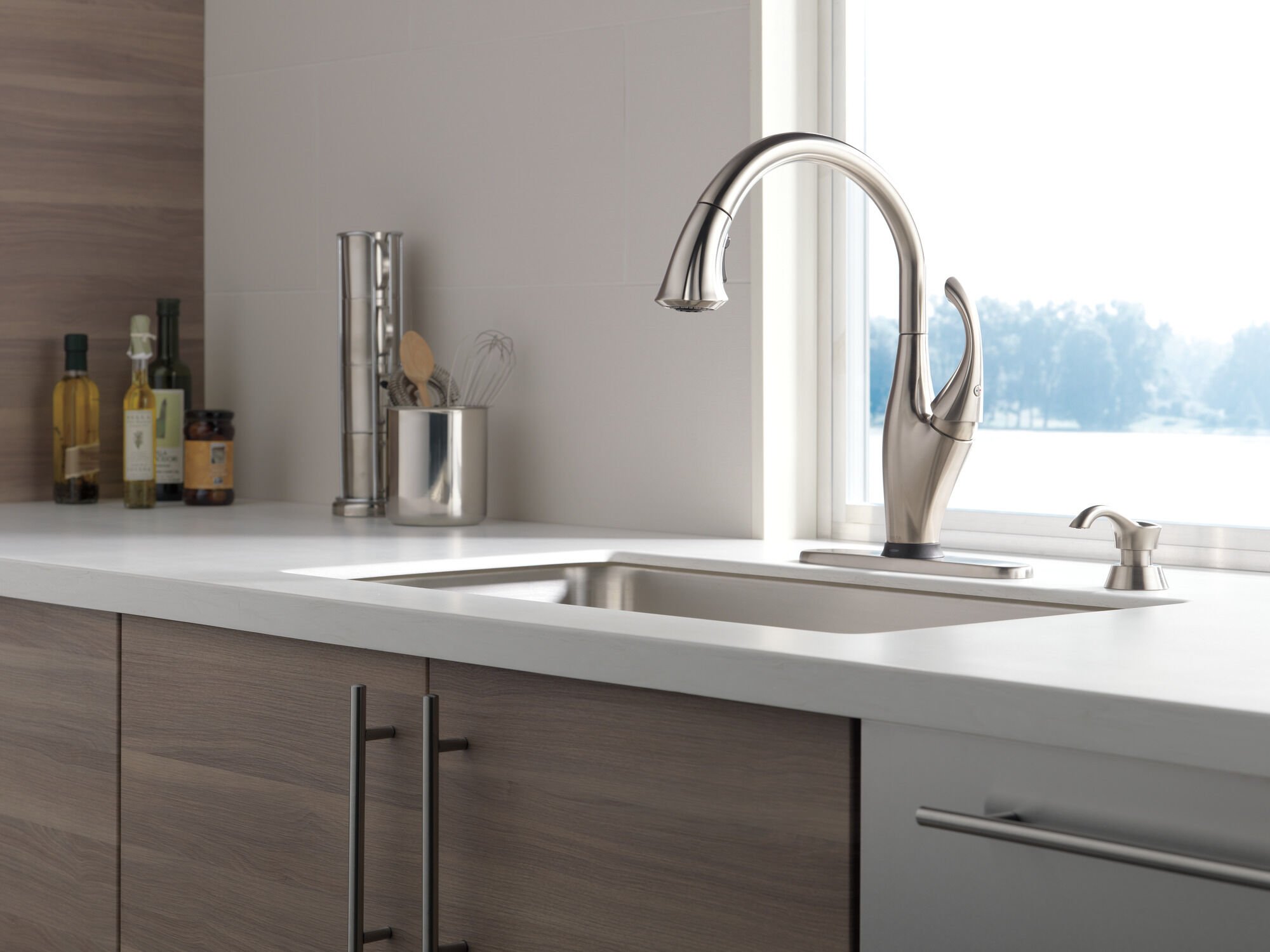 ティート　sss Single Handle Pull-Down Kitchen Faucet with Touch2O® Technology