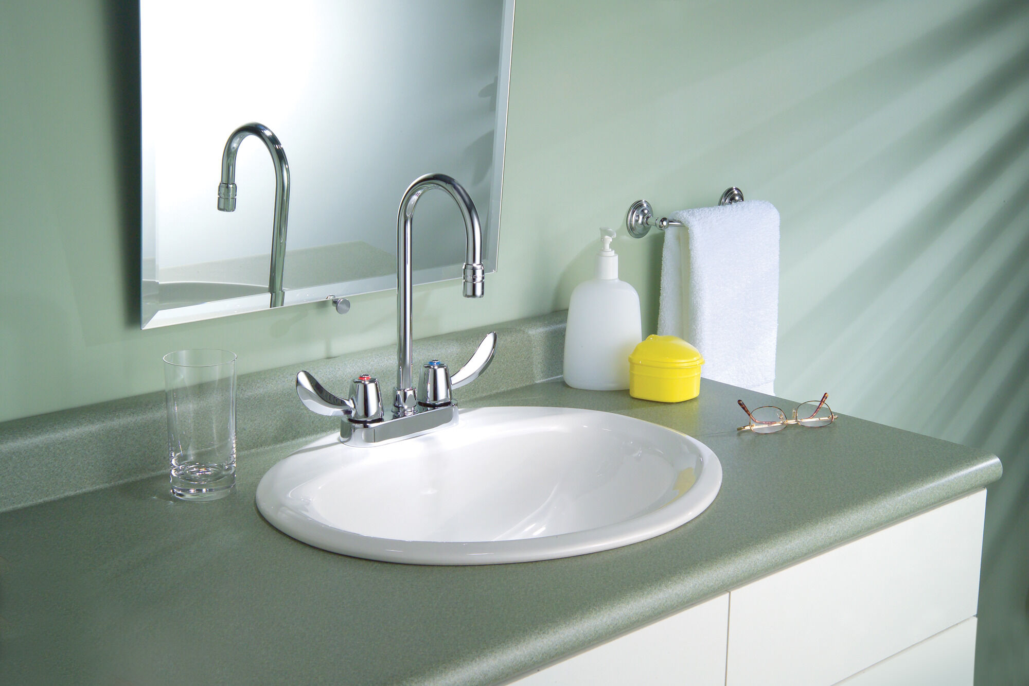 M② Two Handle 4 In Deck-Mount Faucet in Chrome 27C4842 | Delta Faucet