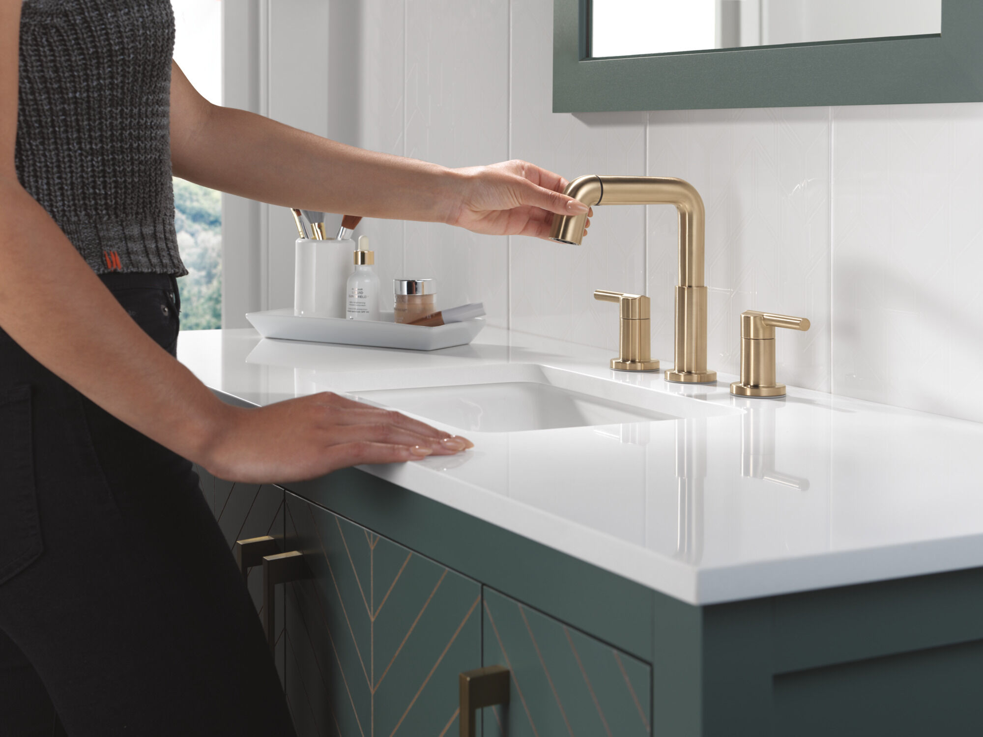 Two Handle Widespread Pull-Down Bathroom Faucet in Champagne
