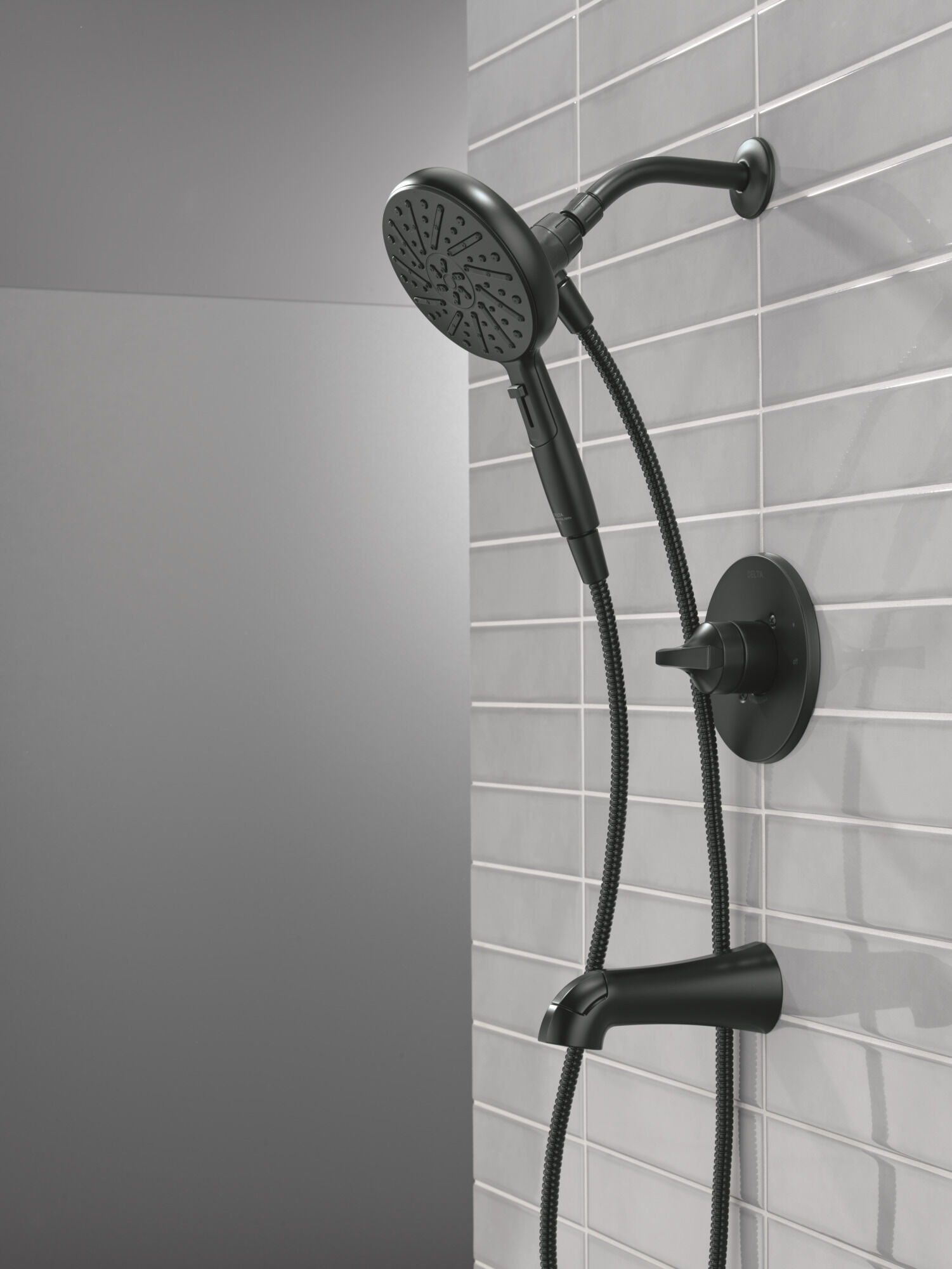 レッド&ホワイト Monitor® 14 Series Tub and Shower in Champagne Bronze 144874-CZ-HS