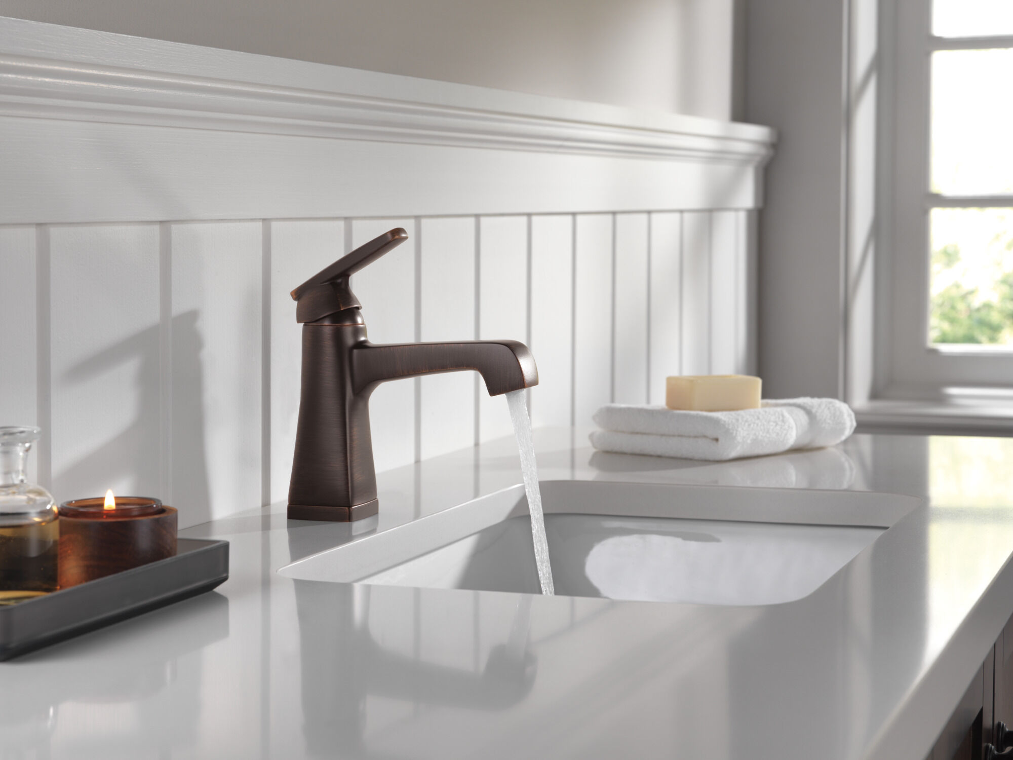 Single Handle Bathroom Faucet in Venetian Bronze 564-RBMPU-DST