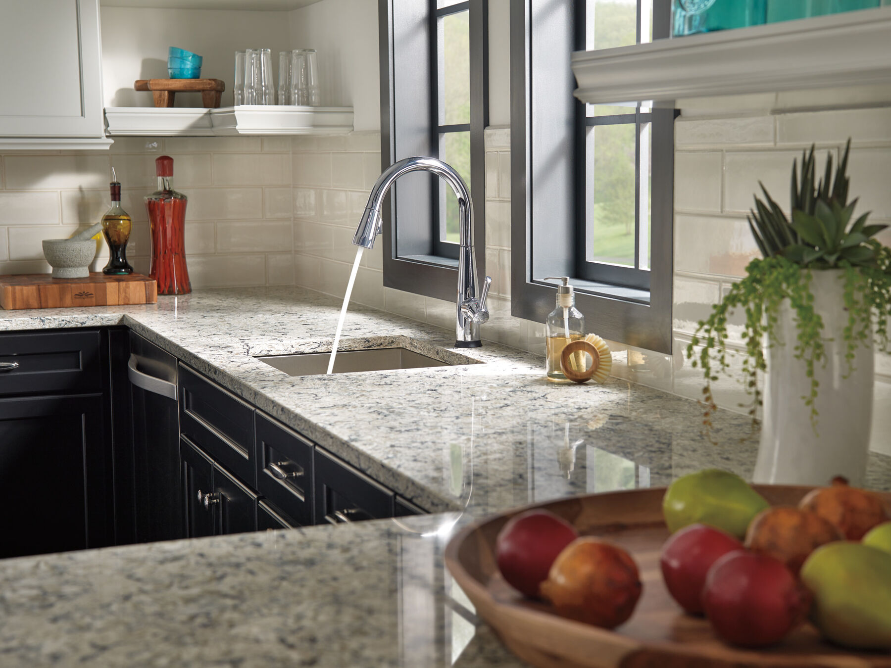 Single Handle Pull-Down Kitchen Faucet with Touch<sub>2</sub>O&reg; Technology Technology (Recertified)