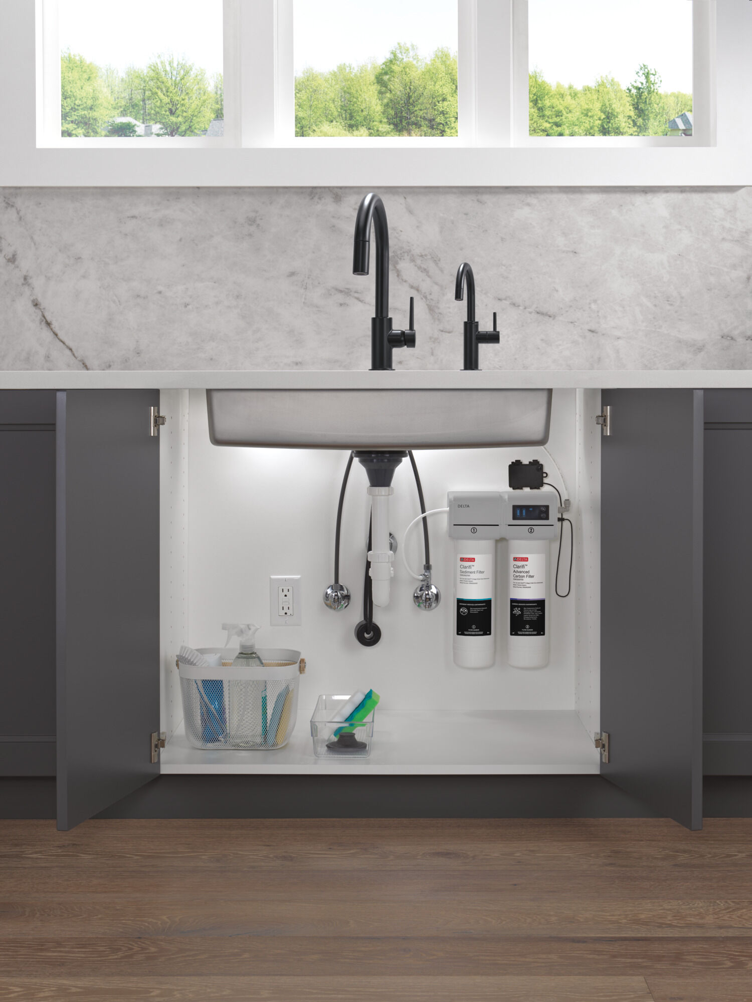 Single Handle Pull-Down Kitchen Faucet in Matte Black 9159-BL-DST