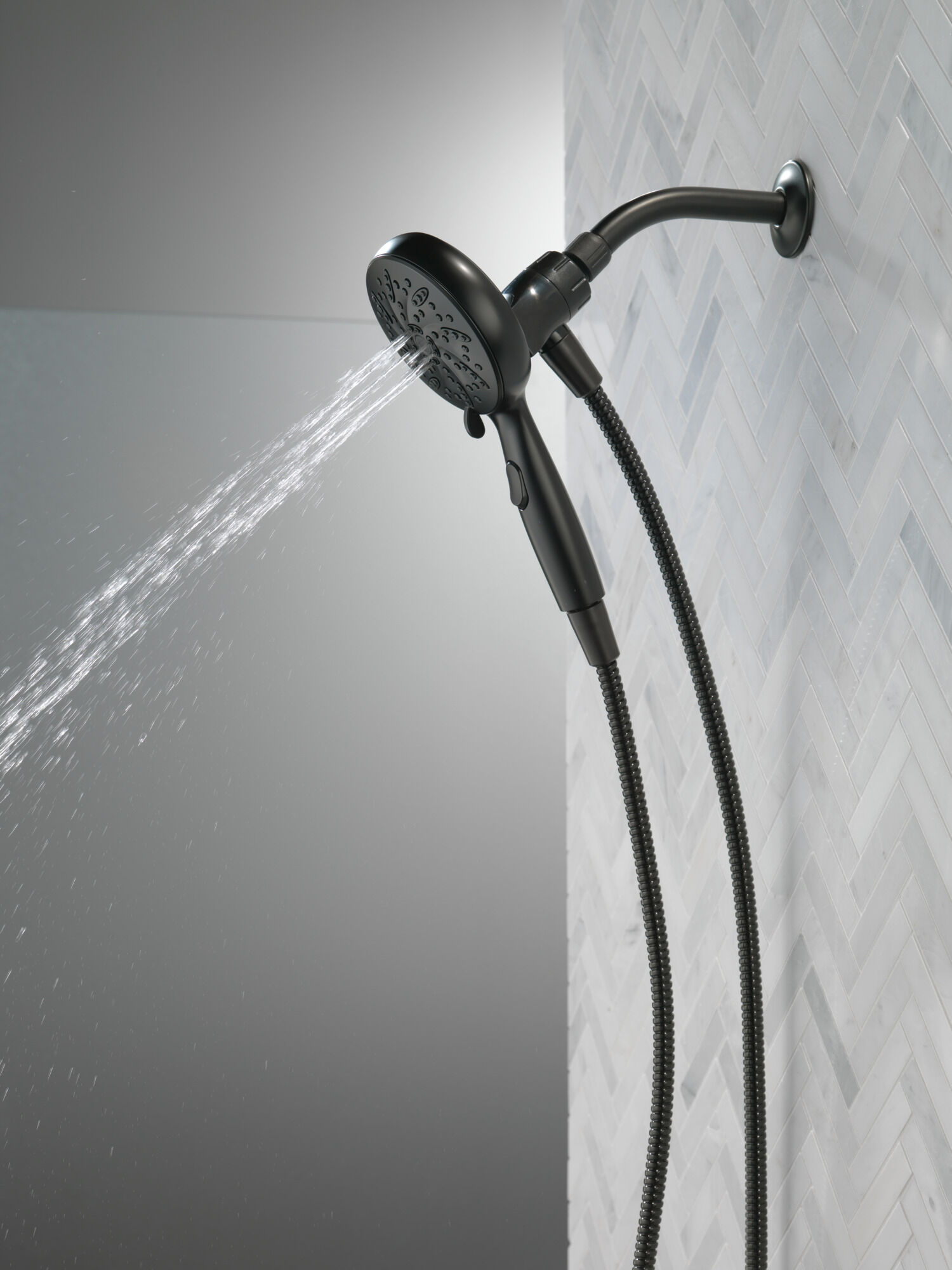 6-Setting SureDock® Magnetic Hand Shower in Matte Black 75689BL