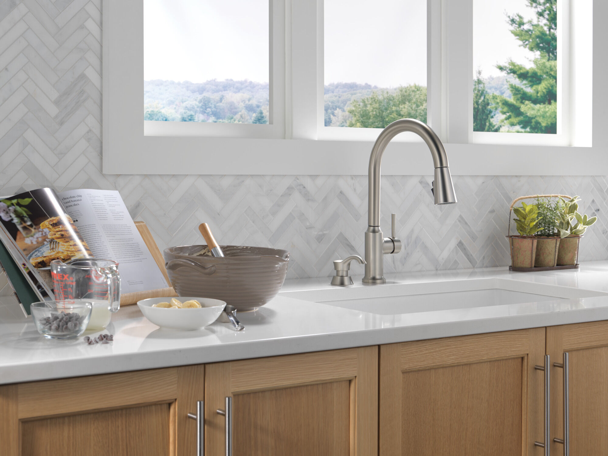 Single Handle Pull-Down Kitchen Faucet with Soap Dispenser and