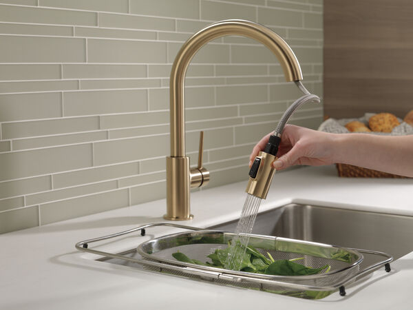 Single Handle Pull-Down Kitchen Limited Swivel 9159-CZLS-DST | Delta Faucet