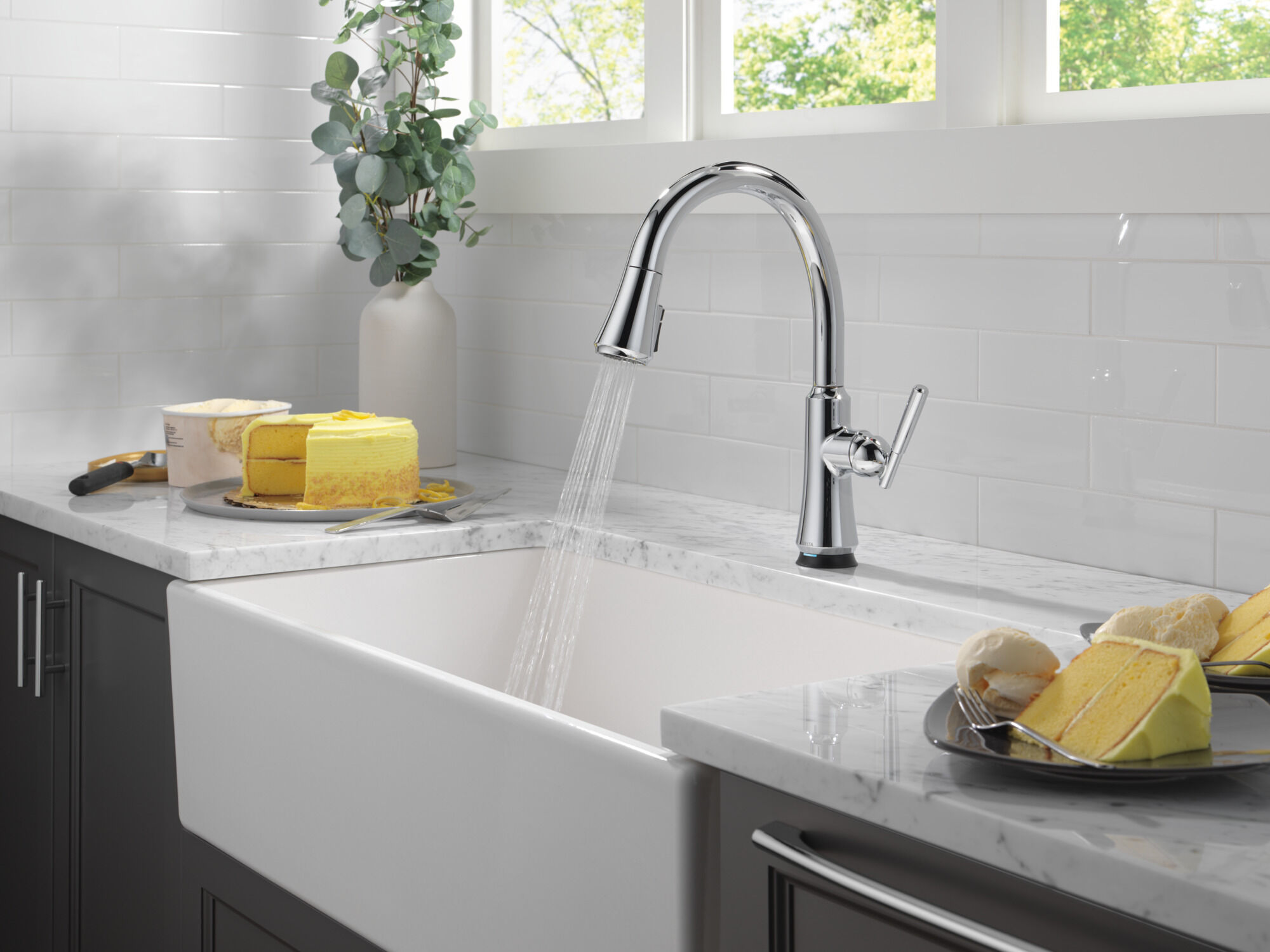 Touch2O® Technology Kitchen Faucet with Touchless Technology in