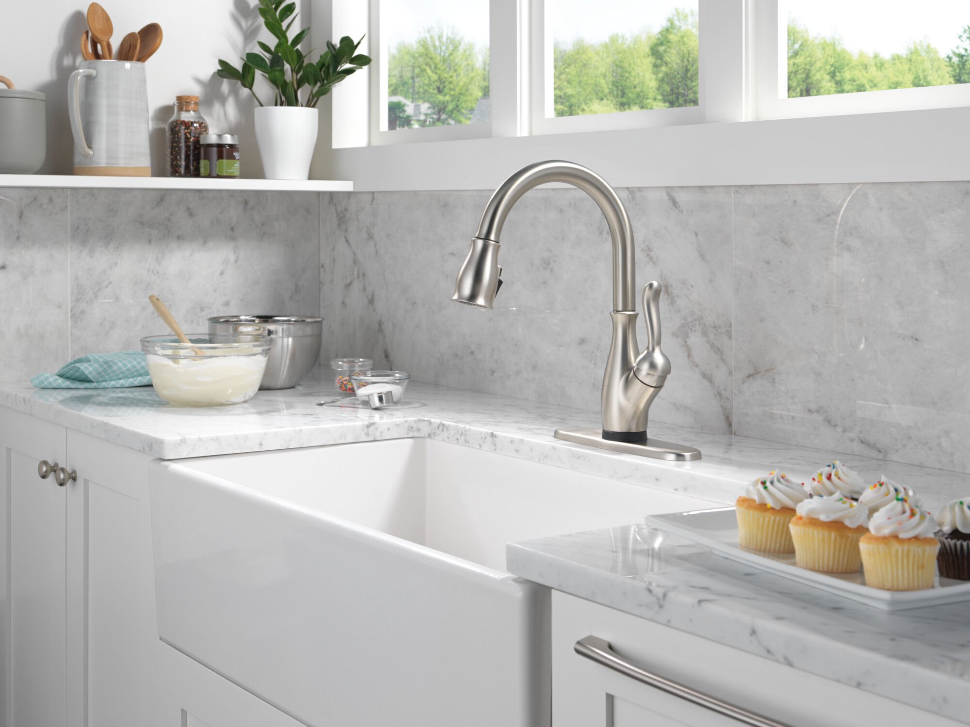 VoiceIQ® Kitchen Faucet with Touch2O® Technology with Touchless