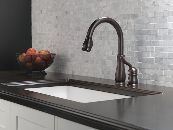 Single Handle Pull-Down Kitchen Faucet