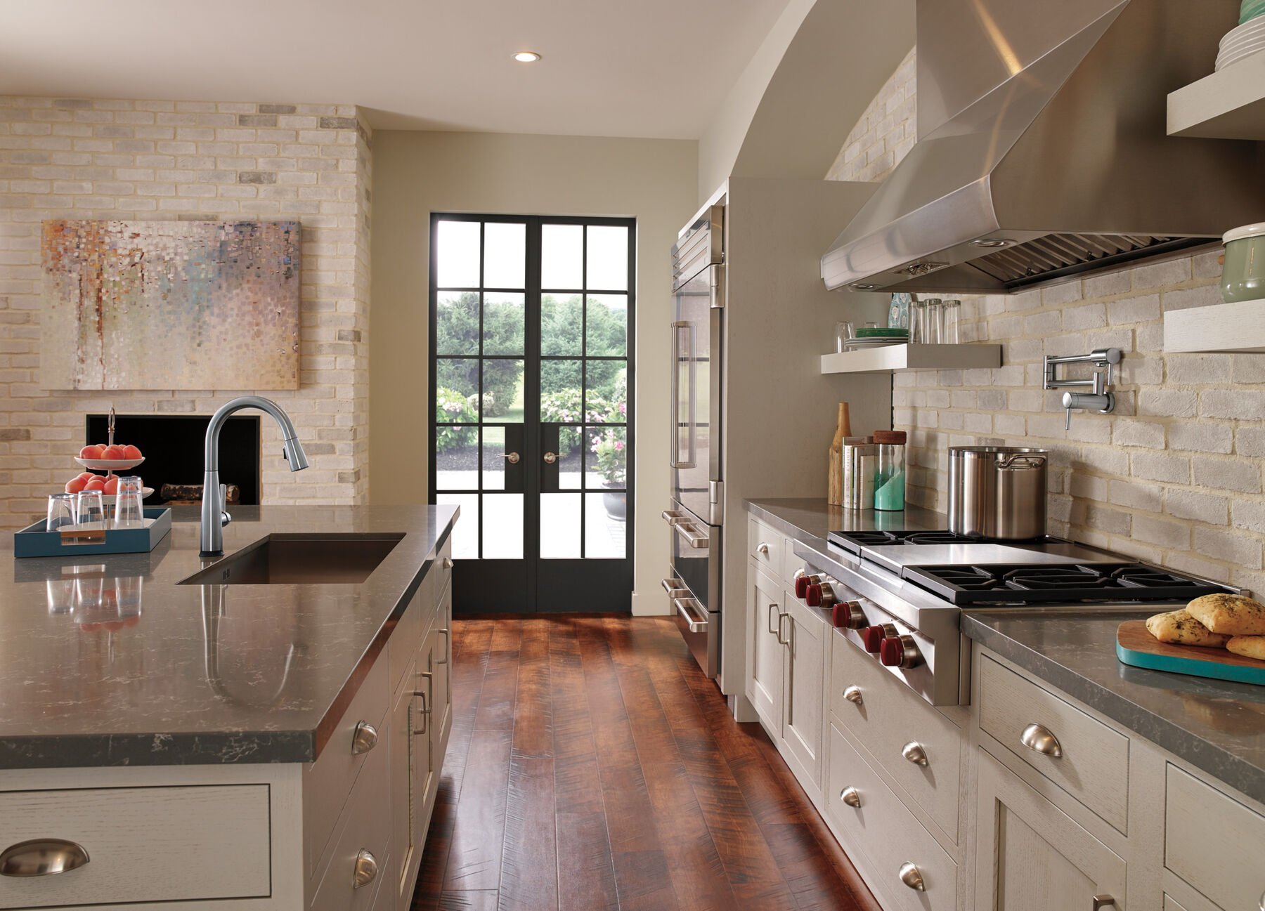 Single Handle Pull-Down Kitchen Faucet with Touch<sub>2</sub>O&reg; Technology Technology (Recertified)