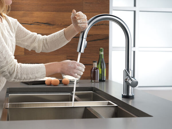 VoiceIQ™ Single-Handle Pull-Down Kitchen Faucet with Touch2O® Technology