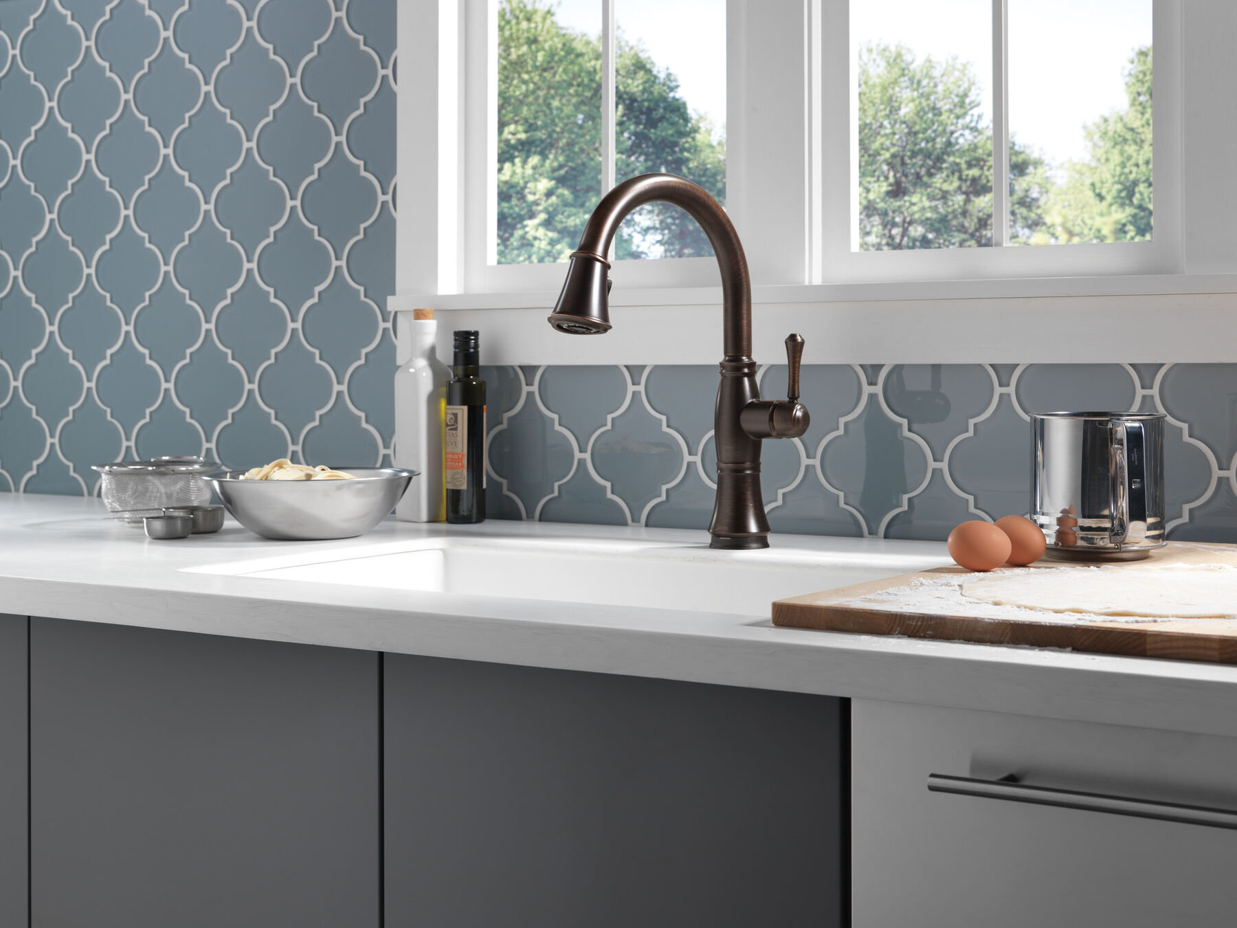 Single Handle Pull-Down Kitchen Faucet with Touch<sub>2</sub>O&reg; and ShieldSpray&reg; Technologies