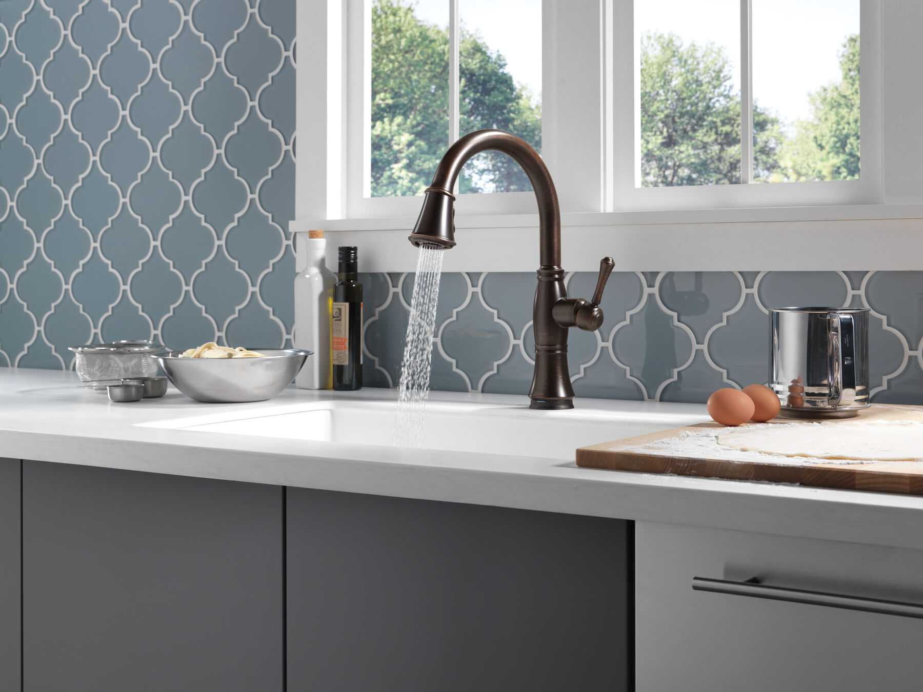 Single Handle Pull-Down Kitchen Faucet with Touch<sub>2</sub>O&reg; and ShieldSpray&reg; Technologies