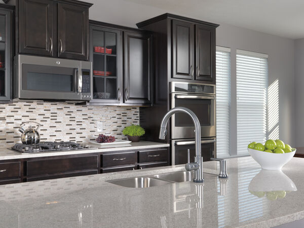 Single Handle Pull-Down Kitchen Faucet