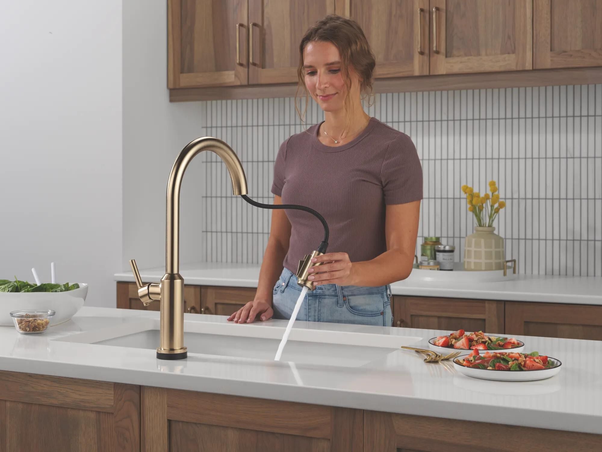 Touch2O® Technology Kitchen Faucet with Touchless Technology in