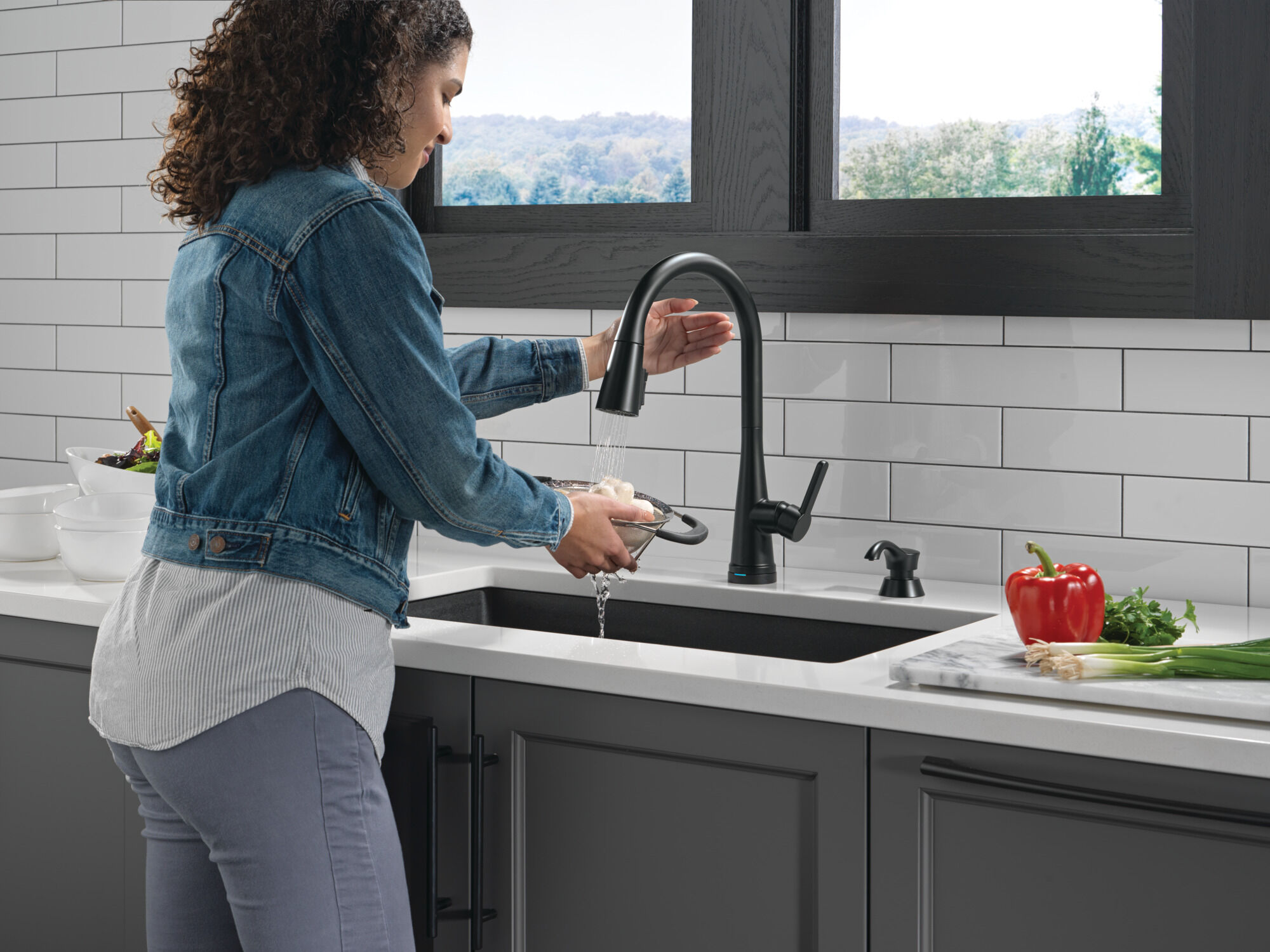 Single Handle Pull-Down Touch2O® Technology Kitchen Faucet with