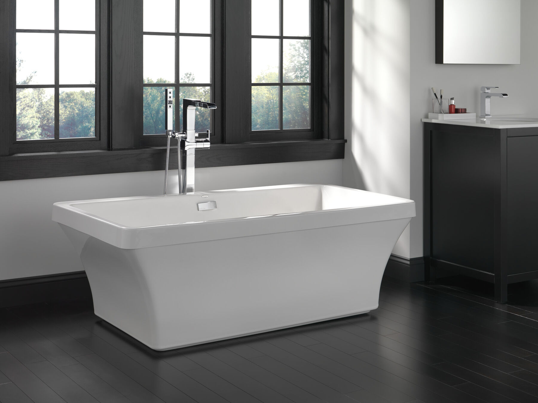 60'' x 32'' Freestanding Tub with Integrated Waste and Overflow in High  Gloss White B14451-6032-WH