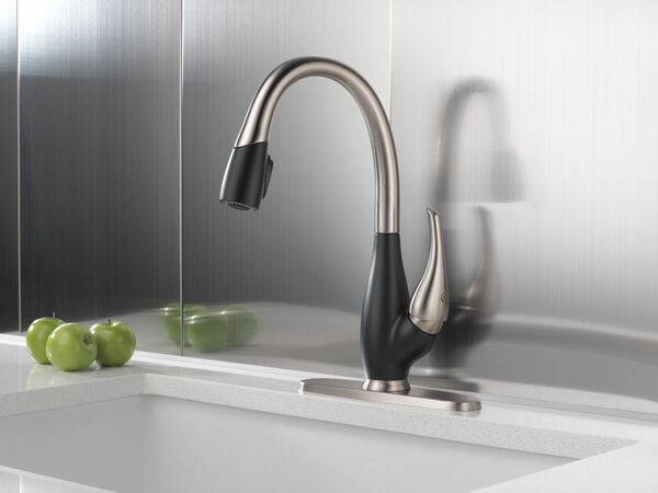 Single Handle Pull-Down Kitchen Faucet