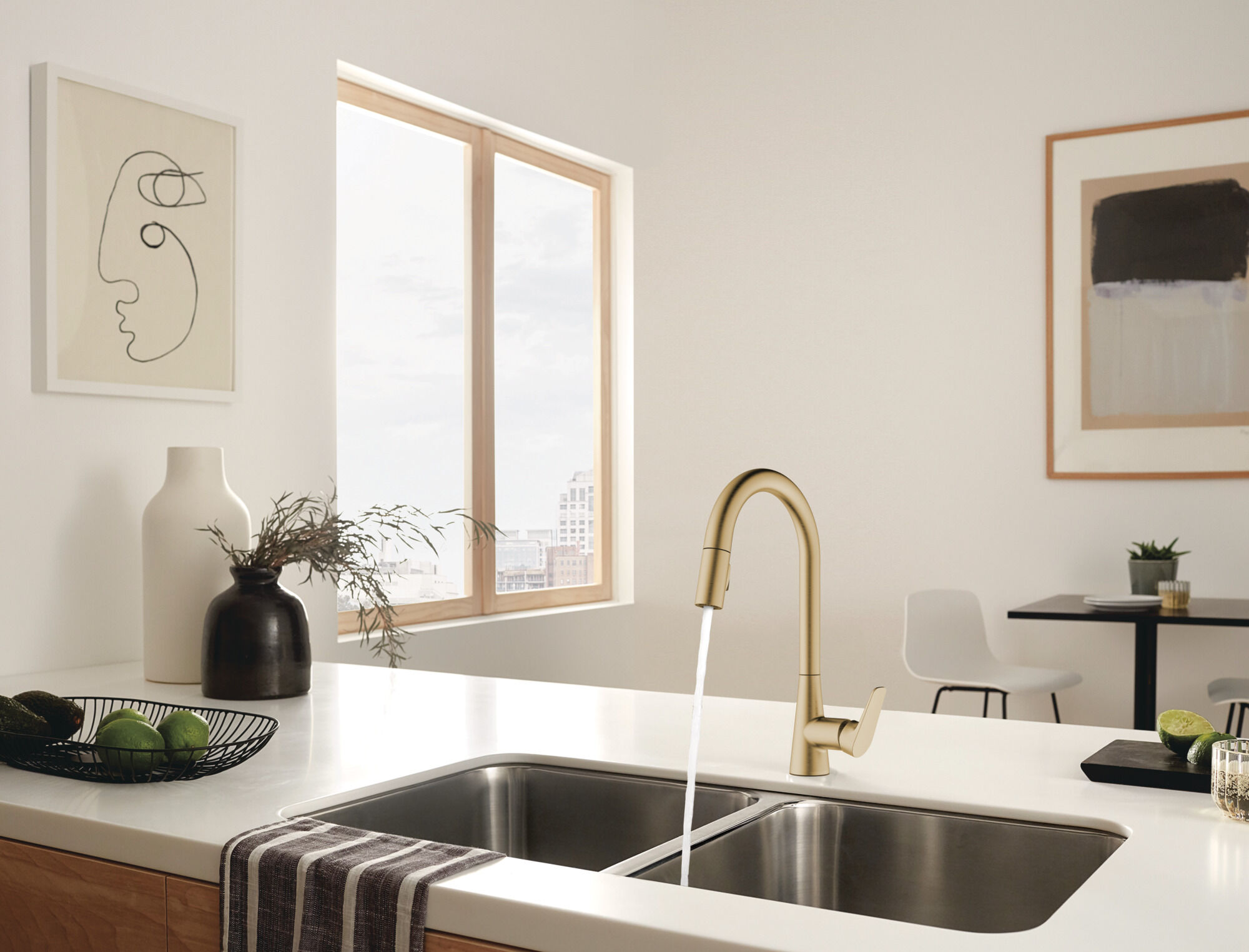 Single Handle Pull-Down Kitchen Faucet in Champagne Bronze 91355