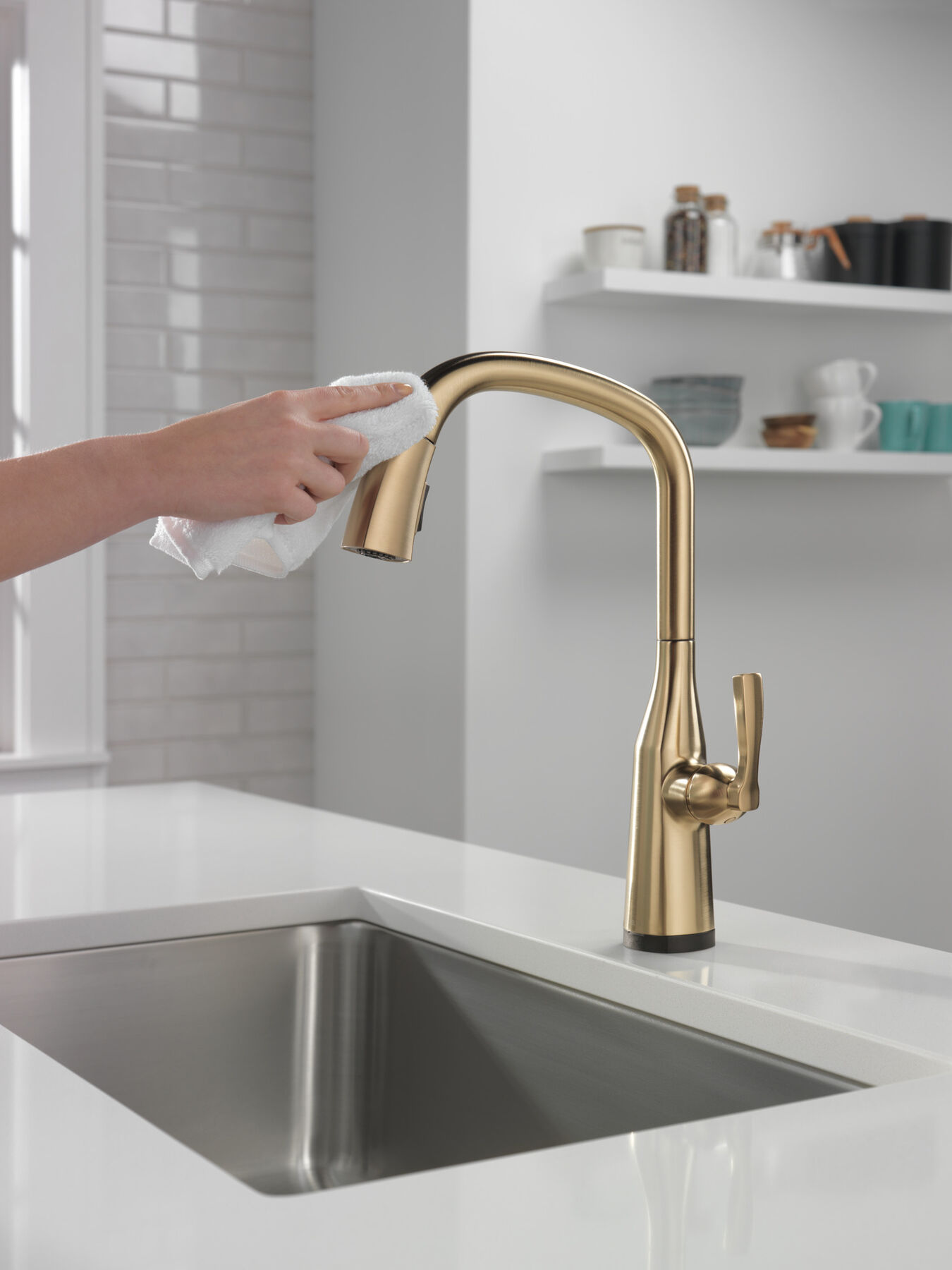 Single Handle Pull-Down Kitchen Faucet with Touch<sub>2</sub>O&reg; Technology