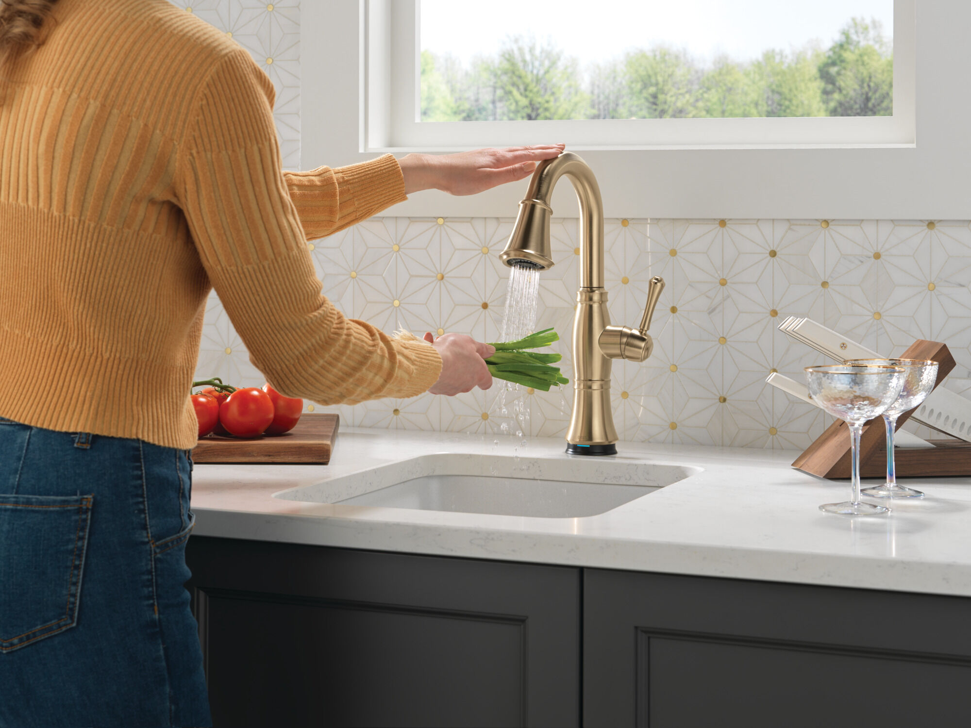 Touch2O® Bar / Prep Faucet with Touchless Technology in Lumicoat