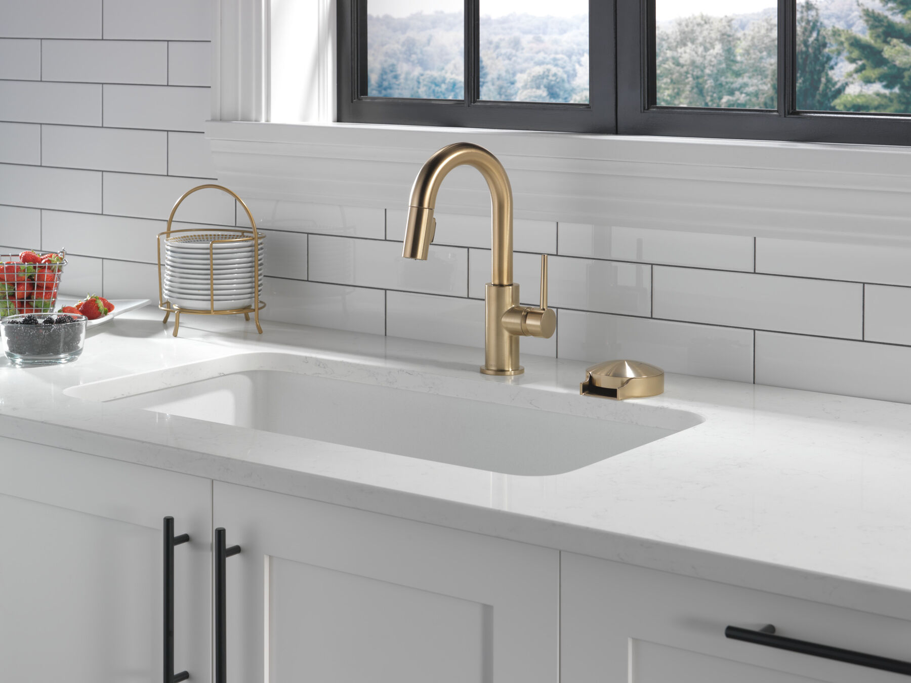 Metal Glass Rinser in Champagne Bronze GR250CZ Delta Faucet