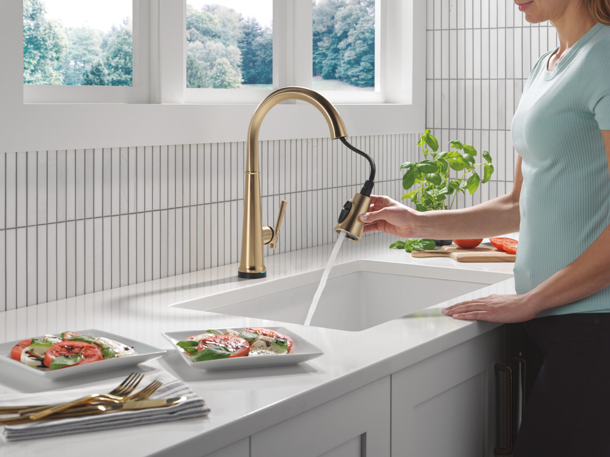 Touch2O® Technology Kitchen Faucet with Touchless Technology in